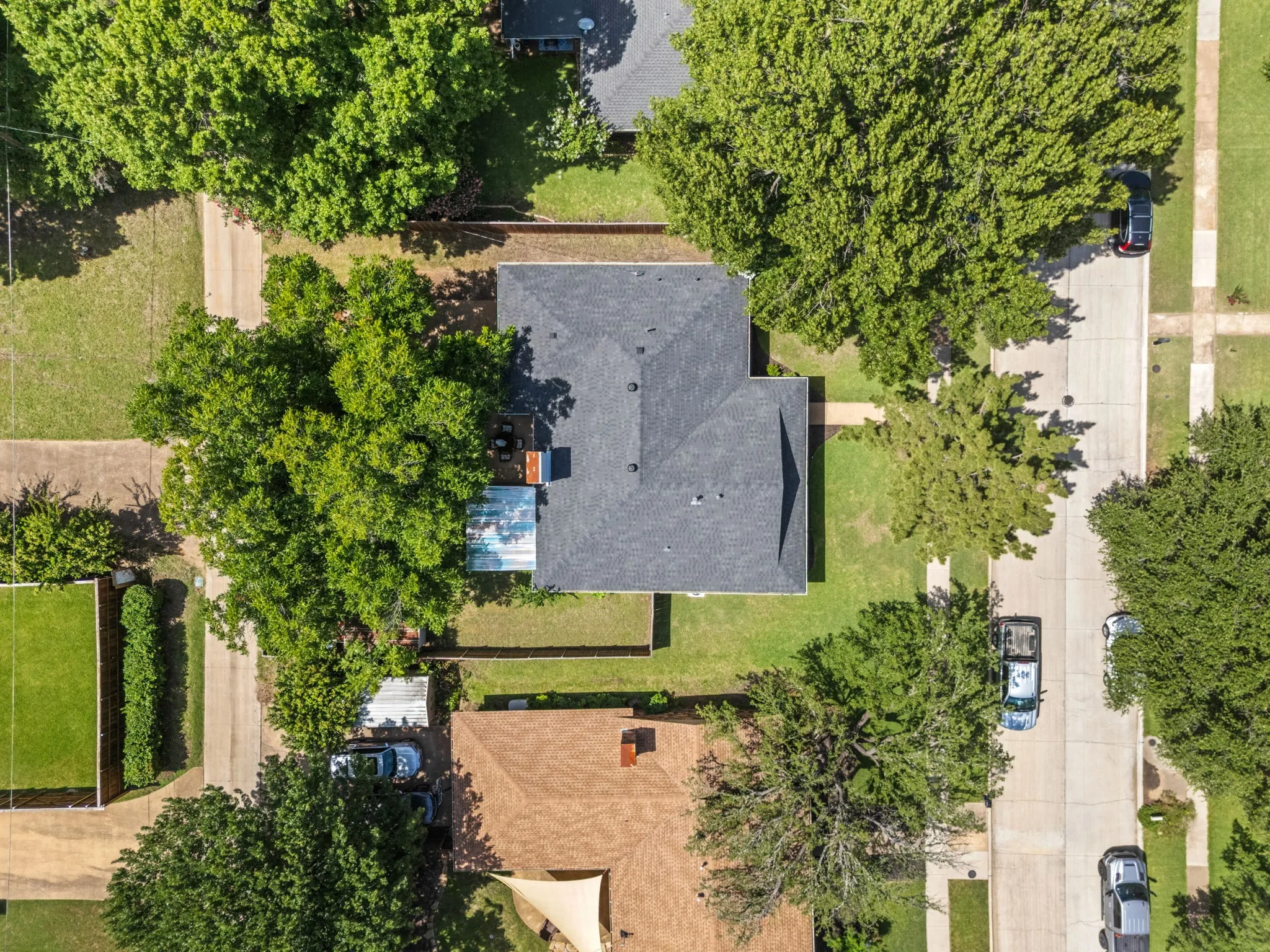 Single Family Residence For Sale in Collin County , 323 Northwood Drive, Mc Kinney, Texas 75071, 3 Bedroom, 2 Bathroom, 2 Garage spaces, 1,564 Sqft, built in 1970, mls#21319513, Real Estate Agent in Mc Kinney, Homes For Sale in Collin county, Homes For Sale in Mc Kinney, Realtor in Mc Kinney Texas, Real Estate Brokerage Independent Realty Texas, Luminita Cordes Realtor