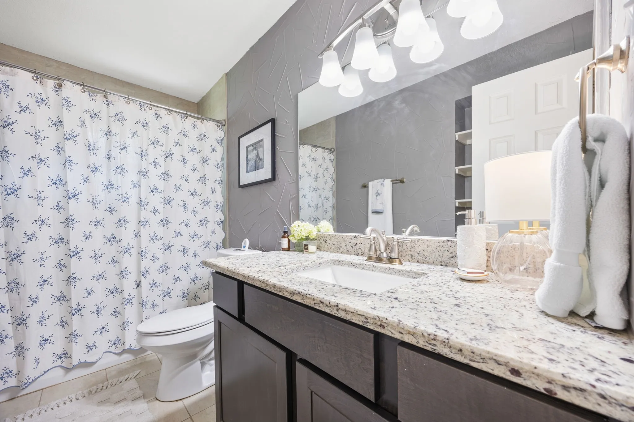 Single Family Residence For Sale in Collin County , 323 Northwood Drive, Mc Kinney, Texas 75071, 3 Bedroom, 2 Bathroom, 2 Garage spaces, 1,564 Sqft, built in 1970, mls#21319513, Real Estate Agent in Mc Kinney, Homes For Sale in Collin county, Homes For Sale in Mc Kinney, Realtor in Mc Kinney Texas, Real Estate Brokerage Independent Realty Texas, Luminita Cordes Realtor