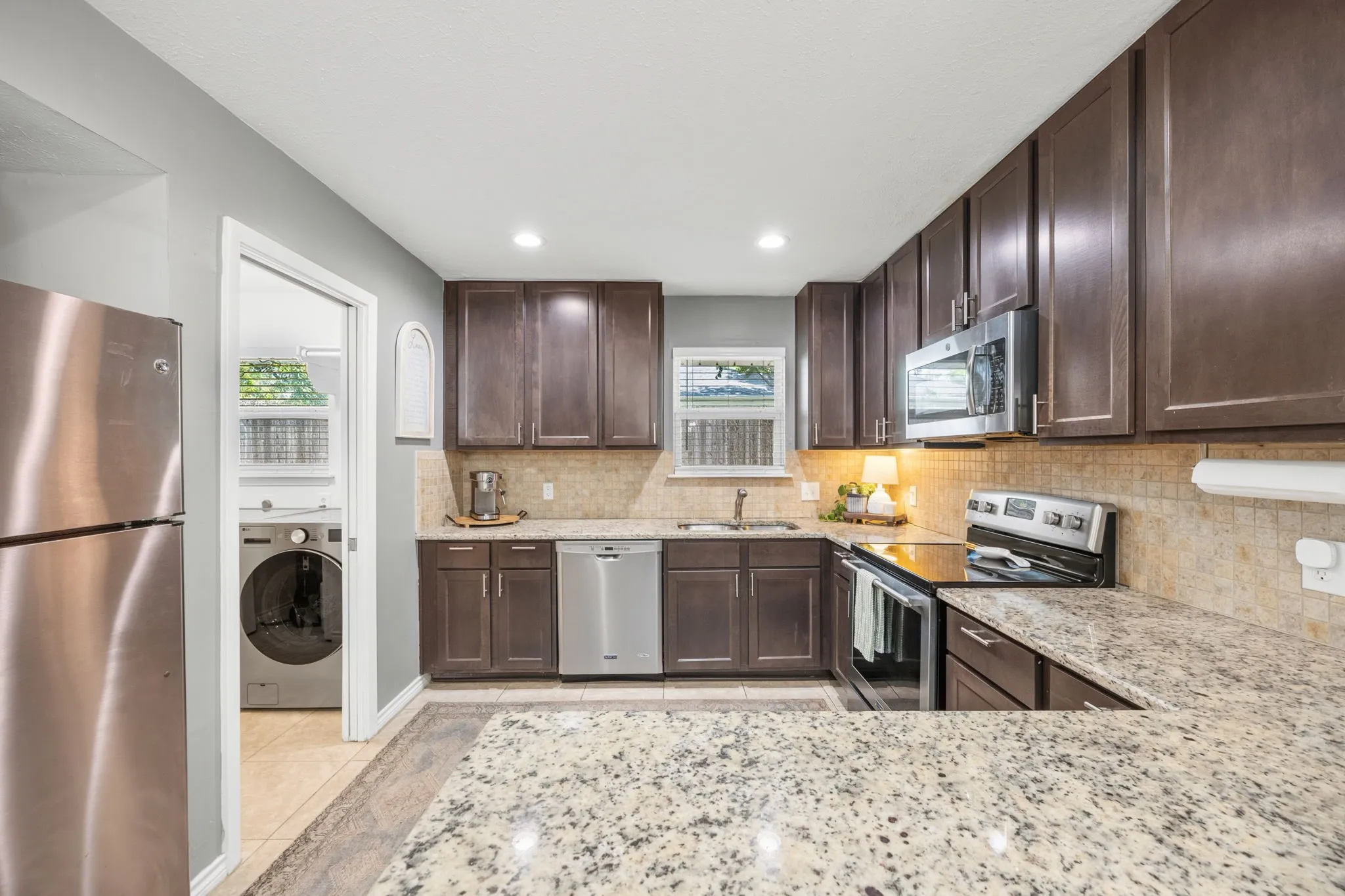 Single Family Residence For Sale in Collin County , 323 Northwood Drive, Mc Kinney, Texas 75071, 3 Bedroom, 2 Bathroom, 2 Garage spaces, 1,564 Sqft, built in 1970, mls#21319513, Real Estate Agent in Mc Kinney, Homes For Sale in Collin county, Homes For Sale in Mc Kinney, Realtor in Mc Kinney Texas, Real Estate Brokerage Independent Realty Texas, Luminita Cordes Realtor