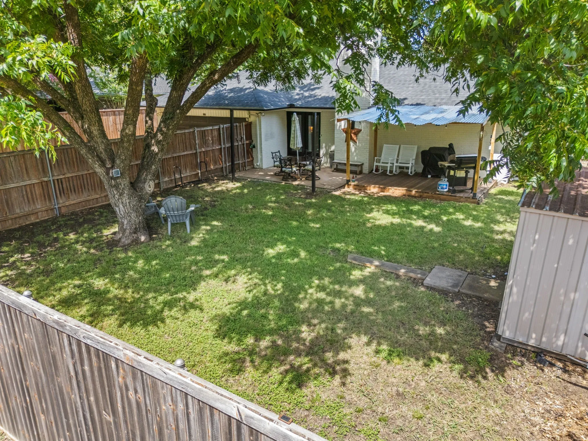 Single Family Residence For Sale in Collin County , 323 Northwood Drive, Mc Kinney, Texas 75071, 3 Bedroom, 2 Bathroom, 2 Garage spaces, 1,564 Sqft, built in 1970, mls#21319513, Real Estate Agent in Mc Kinney, Homes For Sale in Collin county, Homes For Sale in Mc Kinney, Realtor in Mc Kinney Texas, Real Estate Brokerage Independent Realty Texas, Luminita Cordes Realtor
