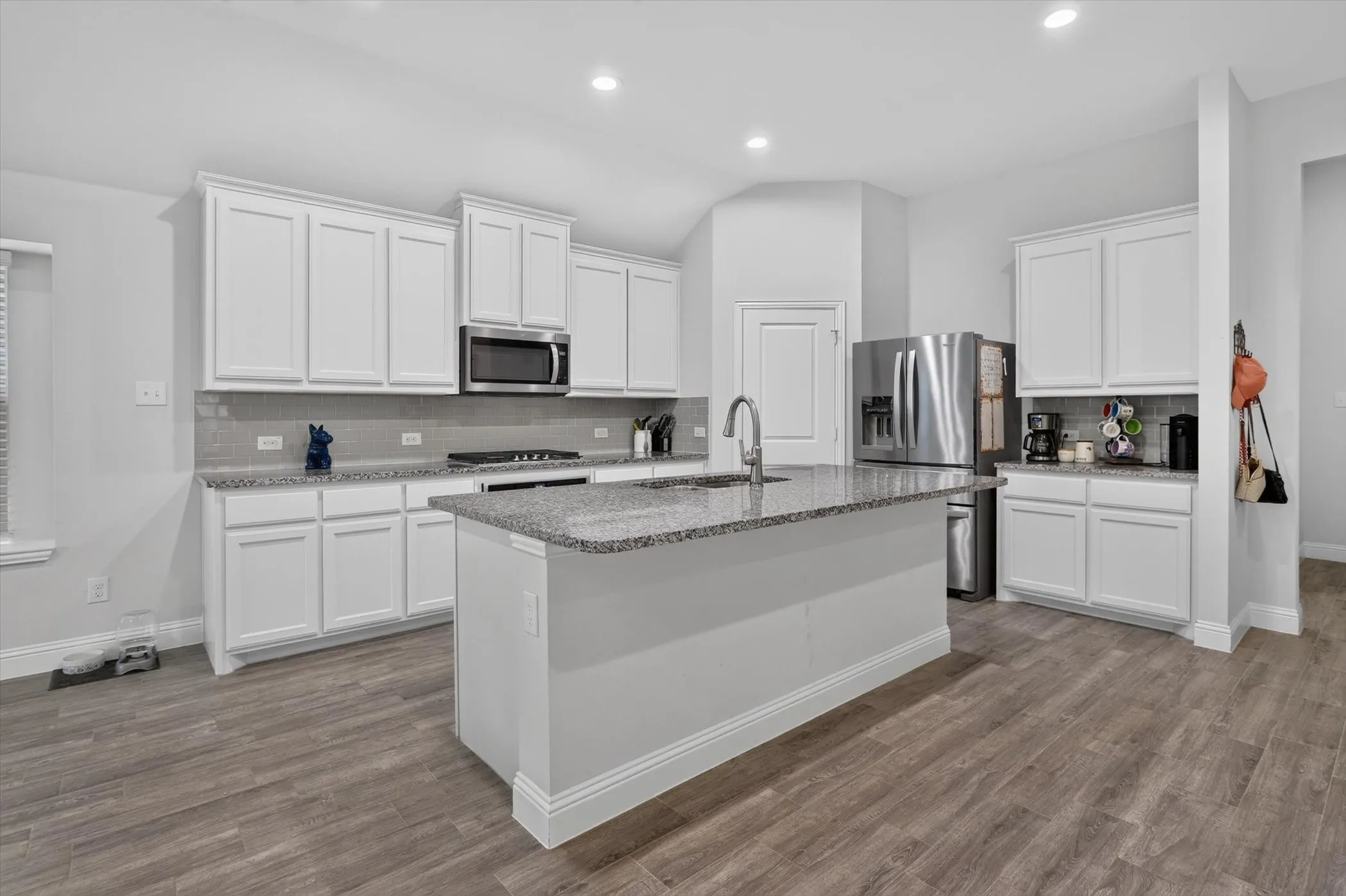 Single Family Residence For Sale in Tarrant County , 1233 Collett Sublett Road, Kennedale, Texas 76060, 4 Bedroom, 2 Bathroom, 2 Garage spaces, 2,179 Sqft, built in 2021, mls#21320115, Real Estate Agent in Kennedale, Homes For Sale in Tarrant county, Homes For Sale in Kennedale, Realtor in Kennedale Texas, Real Estate Brokerage Independent Realty Texas, Luminita Cordes Realtor