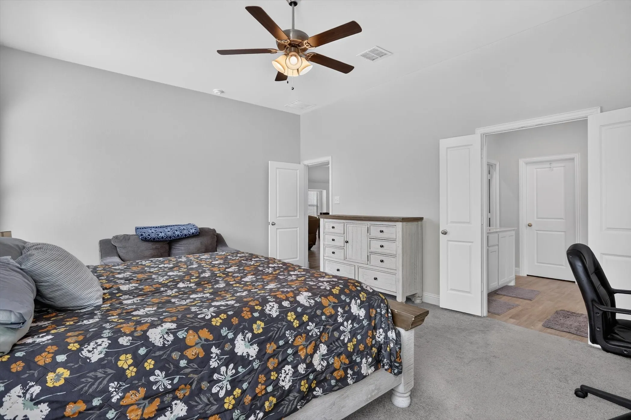 Single Family Residence For Sale in Tarrant County , 1233 Collett Sublett Road, Kennedale, Texas 76060, 4 Bedroom, 2 Bathroom, 2 Garage spaces, 2,179 Sqft, built in 2021, mls#21320115, Real Estate Agent in Kennedale, Homes For Sale in Tarrant county, Homes For Sale in Kennedale, Realtor in Kennedale Texas, Real Estate Brokerage Independent Realty Texas, Luminita Cordes Realtor
