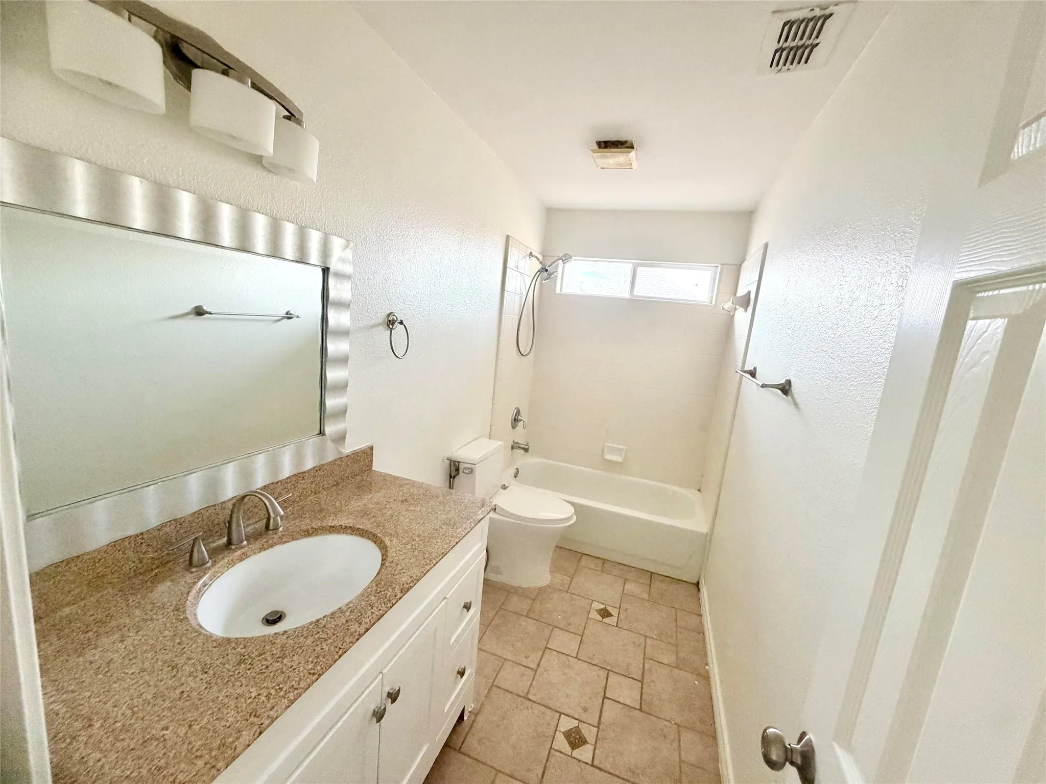 Single Family Residence For Sale in Collin County , 9101 Floyd Drive, Plano, Texas 75025, 4 Bedroom, 3 Bathroom, 2 Garage spaces, 2,539 Sqft, built in 1999, mls#21322111, Real Estate Agent in Plano, Homes For Sale in Collin county, Homes For Sale in Plano, Realtor in Plano Texas, Real Estate Brokerage Independent Realty Texas, Luminita Cordes Realtor