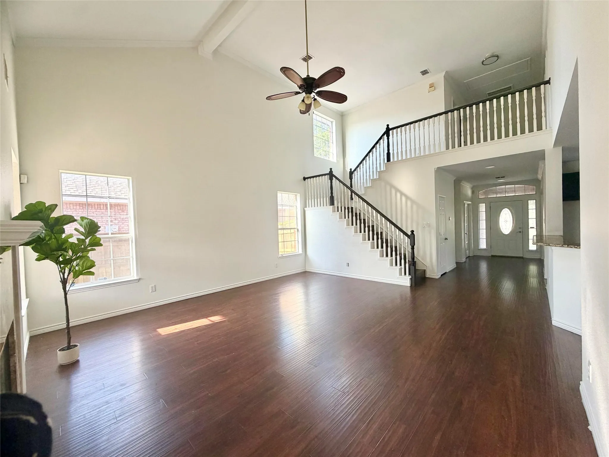 Single Family Residence For Sale in Collin County , 9101 Floyd Drive, Plano, Texas 75025, 4 Bedroom, 3 Bathroom, 2 Garage spaces, 2,539 Sqft, built in 1999, mls#21322111, Real Estate Agent in Plano, Homes For Sale in Collin county, Homes For Sale in Plano, Realtor in Plano Texas, Real Estate Brokerage Independent Realty Texas, Luminita Cordes Realtor