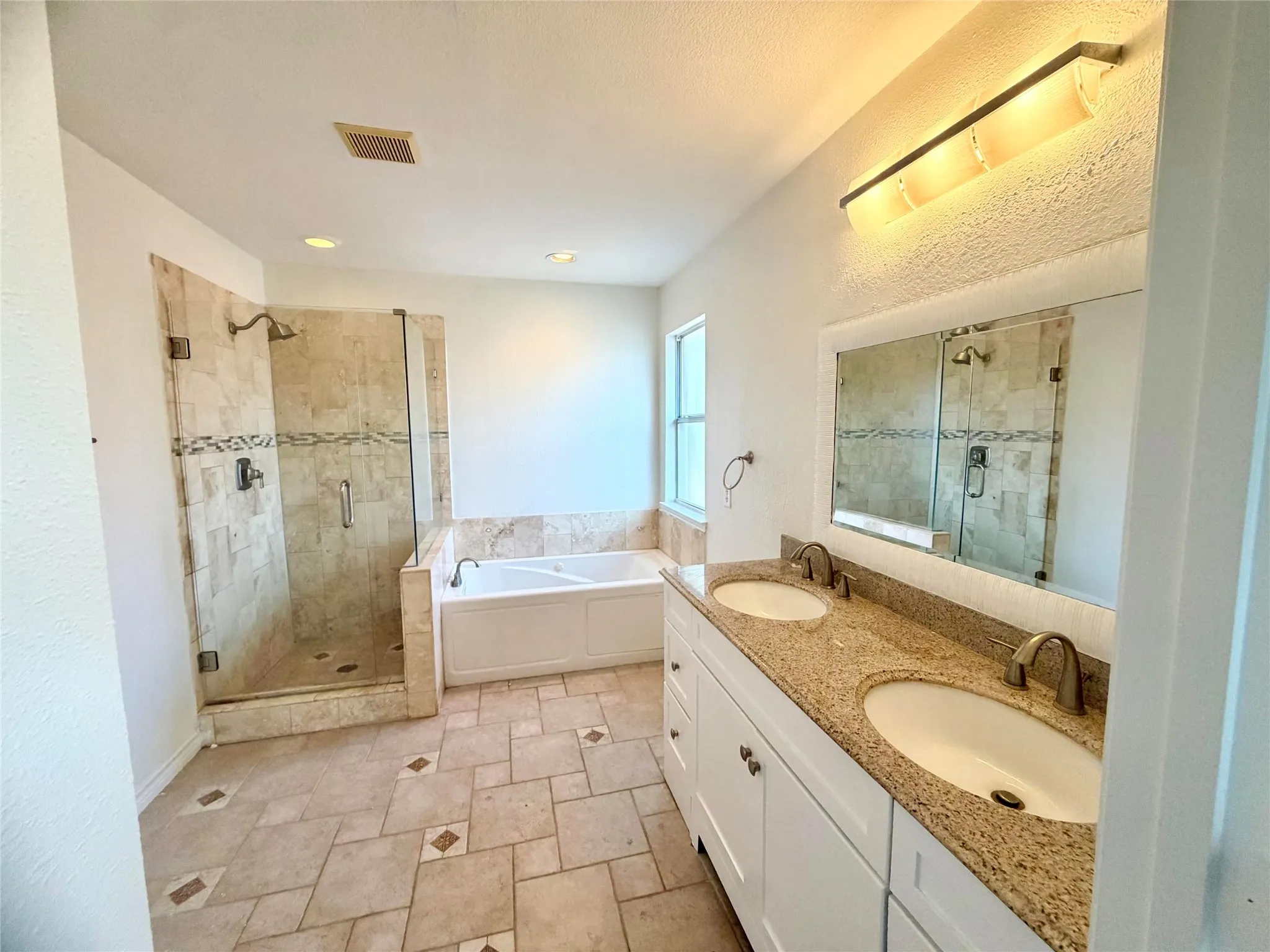 Single Family Residence For Sale in Collin County , 9101 Floyd Drive, Plano, Texas 75025, 4 Bedroom, 3 Bathroom, 2 Garage spaces, 2,539 Sqft, built in 1999, mls#21322111, Real Estate Agent in Plano, Homes For Sale in Collin county, Homes For Sale in Plano, Realtor in Plano Texas, Real Estate Brokerage Independent Realty Texas, Luminita Cordes Realtor