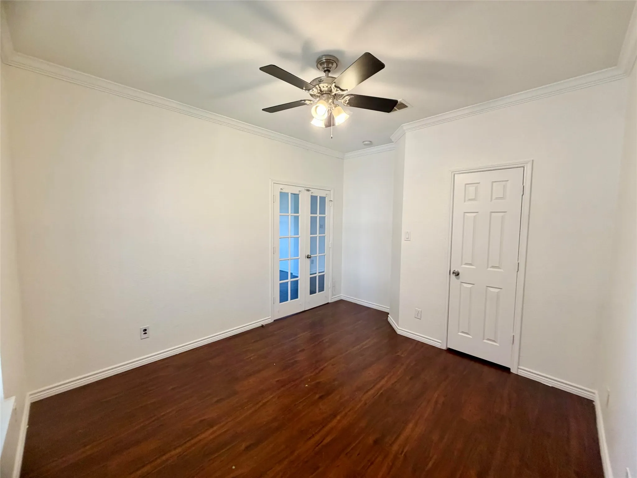 Single Family Residence For Sale in Collin County , 9101 Floyd Drive, Plano, Texas 75025, 4 Bedroom, 3 Bathroom, 2 Garage spaces, 2,539 Sqft, built in 1999, mls#21322111, Real Estate Agent in Plano, Homes For Sale in Collin county, Homes For Sale in Plano, Realtor in Plano Texas, Real Estate Brokerage Independent Realty Texas, Luminita Cordes Realtor
