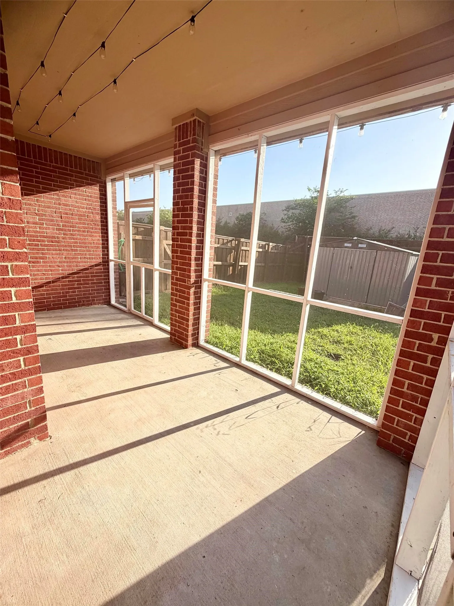 Single Family Residence For Sale in Collin County , 9101 Floyd Drive, Plano, Texas 75025, 4 Bedroom, 3 Bathroom, 2 Garage spaces, 2,539 Sqft, built in 1999, mls#21322111, Real Estate Agent in Plano, Homes For Sale in Collin county, Homes For Sale in Plano, Realtor in Plano Texas, Real Estate Brokerage Independent Realty Texas, Luminita Cordes Realtor