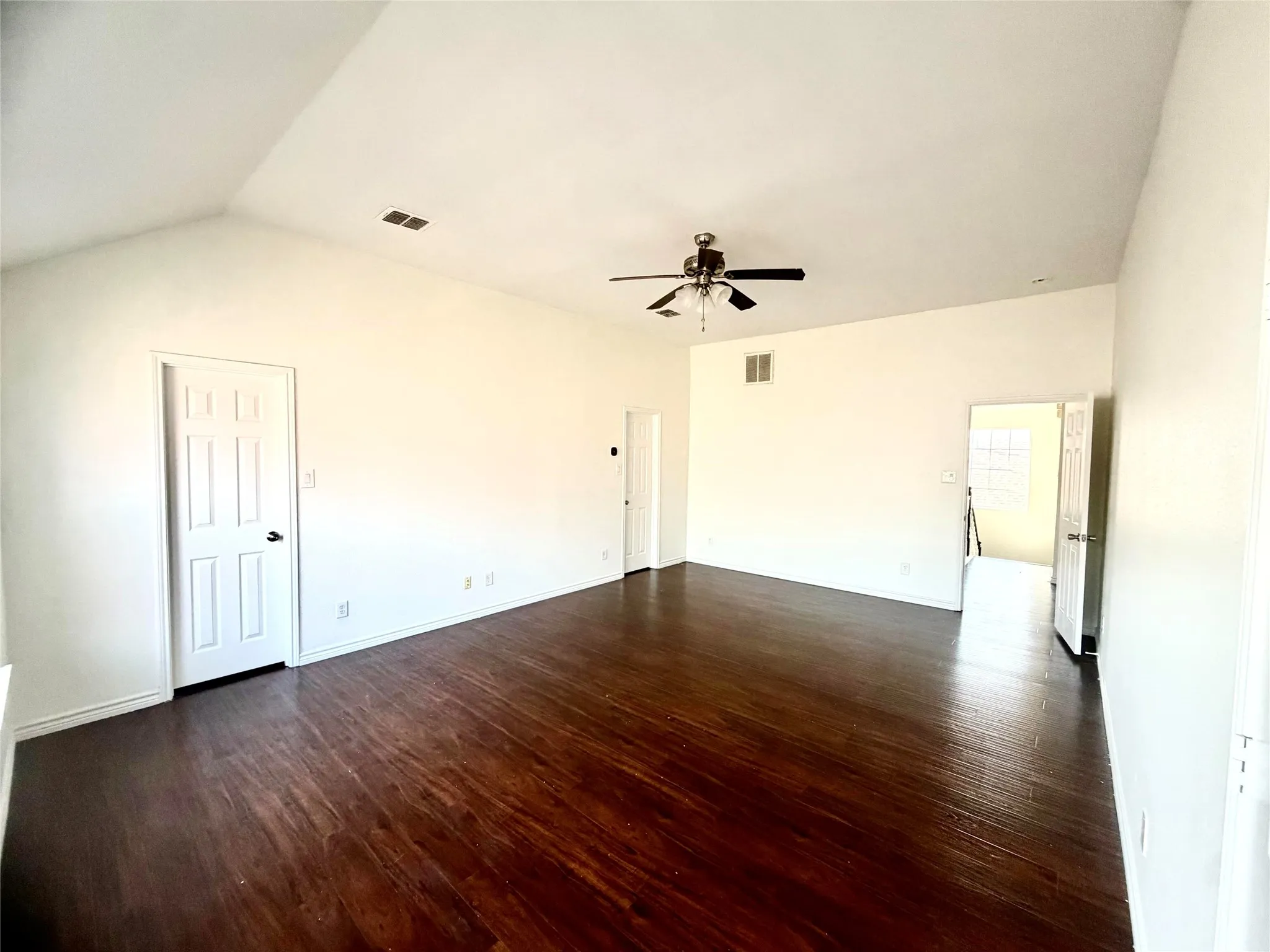 Single Family Residence For Sale in Collin County , 9101 Floyd Drive, Plano, Texas 75025, 4 Bedroom, 3 Bathroom, 2 Garage spaces, 2,539 Sqft, built in 1999, mls#21322111, Real Estate Agent in Plano, Homes For Sale in Collin county, Homes For Sale in Plano, Realtor in Plano Texas, Real Estate Brokerage Independent Realty Texas, Luminita Cordes Realtor