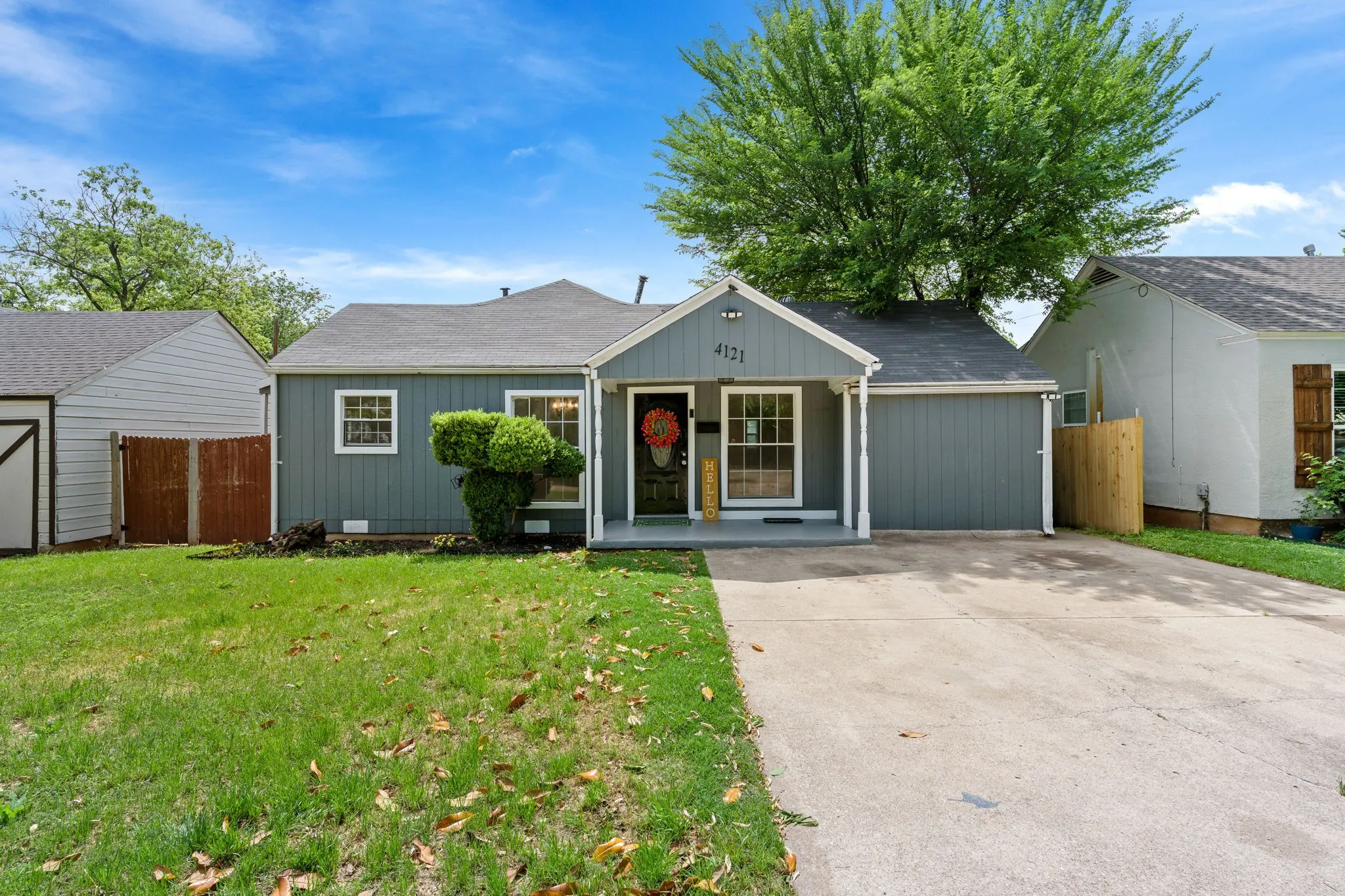 Single Family Residence For Sale in Tarrant County , 4121 Alamo Avenue, Fort Worth, Texas 76107, 3 Bedroom, 2 Bathroom, Garage spaces, 1,220 Sqft, built in 1943, mls#21322126, Real Estate Agent in Fort Worth, Homes For Sale in Tarrant county, Homes For Sale in Fort Worth, Realtor in Fort Worth Texas, Real Estate Brokerage Independent Realty Texas, Luminita Cordes Realtor