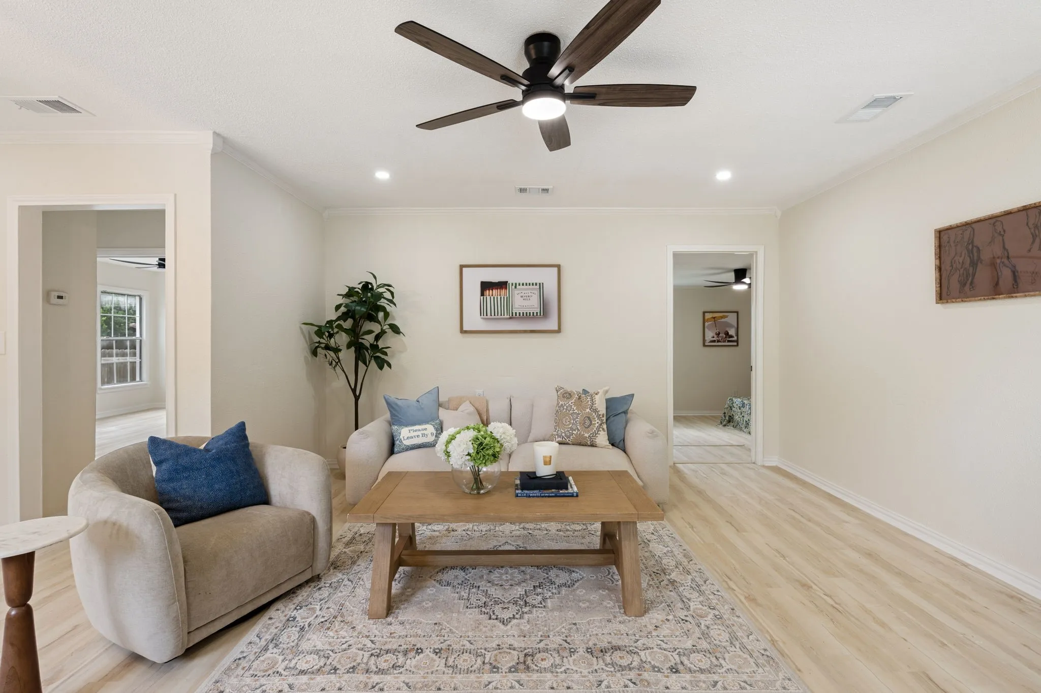 Single Family Residence For Sale in Tarrant County , 4121 Alamo Avenue, Fort Worth, Texas 76107, 3 Bedroom, 2 Bathroom, Garage spaces, 1,220 Sqft, built in 1943, mls#21322126, Real Estate Agent in Fort Worth, Homes For Sale in Tarrant county, Homes For Sale in Fort Worth, Realtor in Fort Worth Texas, Real Estate Brokerage Independent Realty Texas, Luminita Cordes Realtor