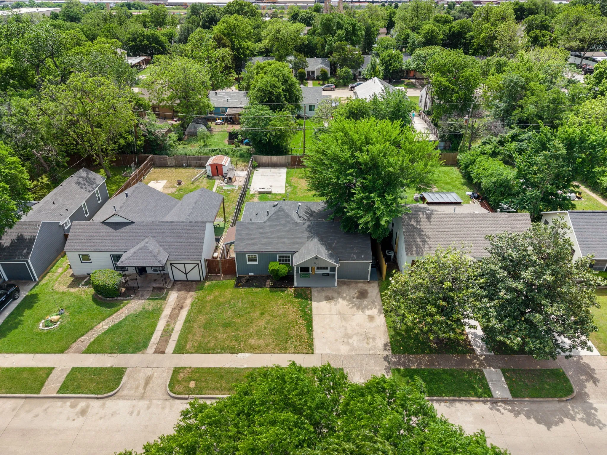 Single Family Residence For Sale in Tarrant County , 4121 Alamo Avenue, Fort Worth, Texas 76107, 3 Bedroom, 2 Bathroom, Garage spaces, 1,220 Sqft, built in 1943, mls#21322126, Real Estate Agent in Fort Worth, Homes For Sale in Tarrant county, Homes For Sale in Fort Worth, Realtor in Fort Worth Texas, Real Estate Brokerage Independent Realty Texas, Luminita Cordes Realtor