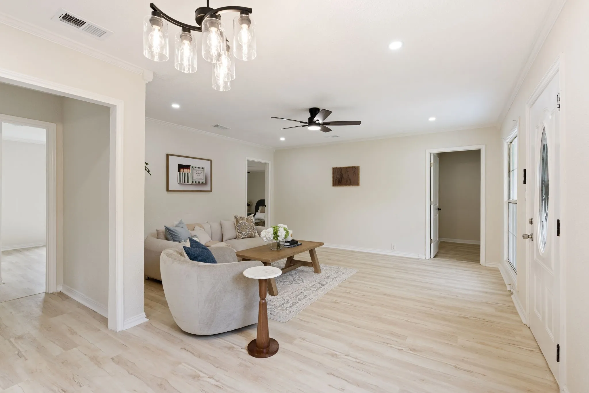 Single Family Residence For Sale in Tarrant County , 4121 Alamo Avenue, Fort Worth, Texas 76107, 3 Bedroom, 2 Bathroom, Garage spaces, 1,220 Sqft, built in 1943, mls#21322126, Real Estate Agent in Fort Worth, Homes For Sale in Tarrant county, Homes For Sale in Fort Worth, Realtor in Fort Worth Texas, Real Estate Brokerage Independent Realty Texas, Luminita Cordes Realtor