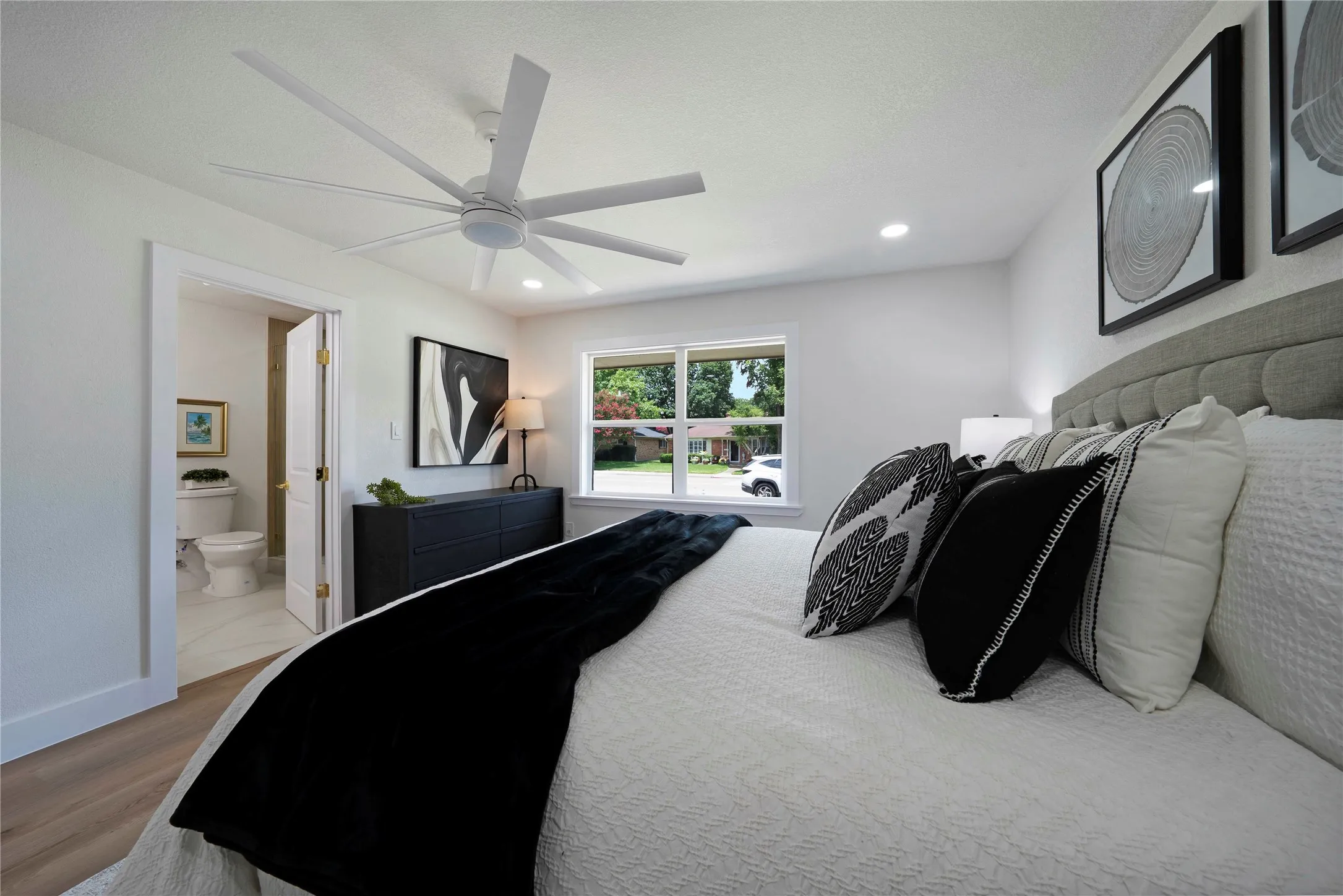 Single Family Residence For Rent in Dallas County , 10416 Church Road, Dallas, Texas 75238, 3 Bedroom, 2 Bathroom, 2 Garage spaces, 1,833 Sqft, built in 1965, mls#21318479, Real Estate Agent in Dallas, Homes For Rent in Dallas county, Homes For Rent in Dallas, Realtor in Dallas Texas, Real Estate Brokerage Independent Realty Texas, Luminita Cordes Realtor