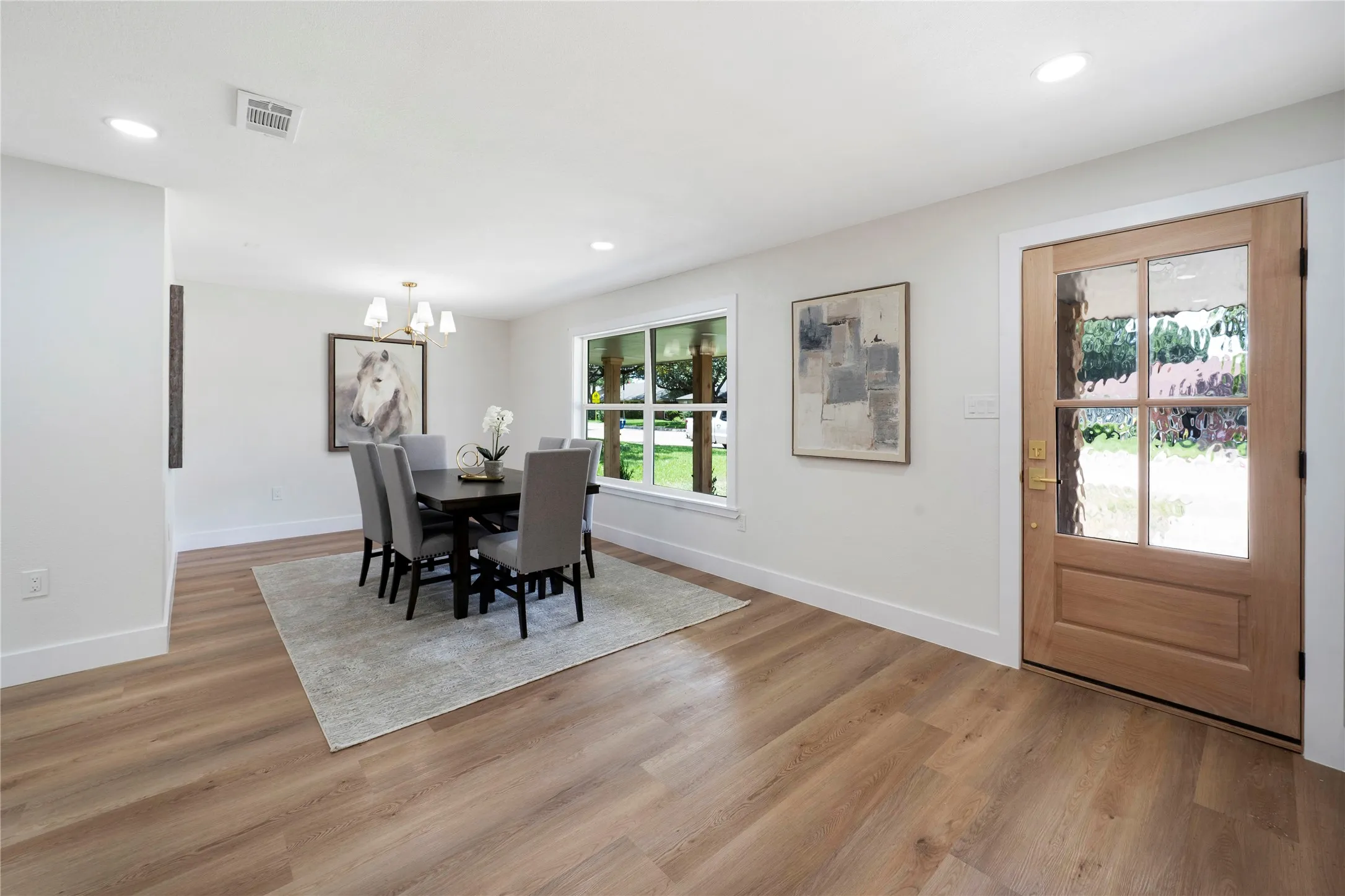 Single Family Residence For Rent in Dallas County , 10416 Church Road, Dallas, Texas 75238, 3 Bedroom, 2 Bathroom, 2 Garage spaces, 1,833 Sqft, built in 1965, mls#21318479, Real Estate Agent in Dallas, Homes For Rent in Dallas county, Homes For Rent in Dallas, Realtor in Dallas Texas, Real Estate Brokerage Independent Realty Texas, Luminita Cordes Realtor