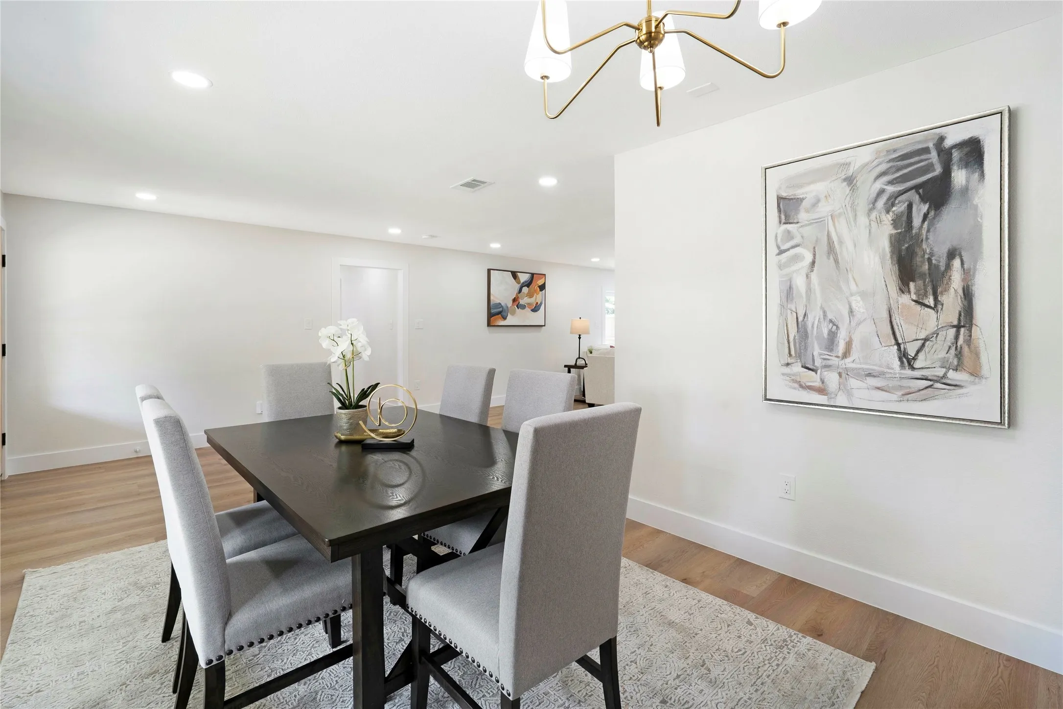 Single Family Residence For Rent in Dallas County , 10416 Church Road, Dallas, Texas 75238, 3 Bedroom, 2 Bathroom, 2 Garage spaces, 1,833 Sqft, built in 1965, mls#21318479, Real Estate Agent in Dallas, Homes For Rent in Dallas county, Homes For Rent in Dallas, Realtor in Dallas Texas, Real Estate Brokerage Independent Realty Texas, Luminita Cordes Realtor