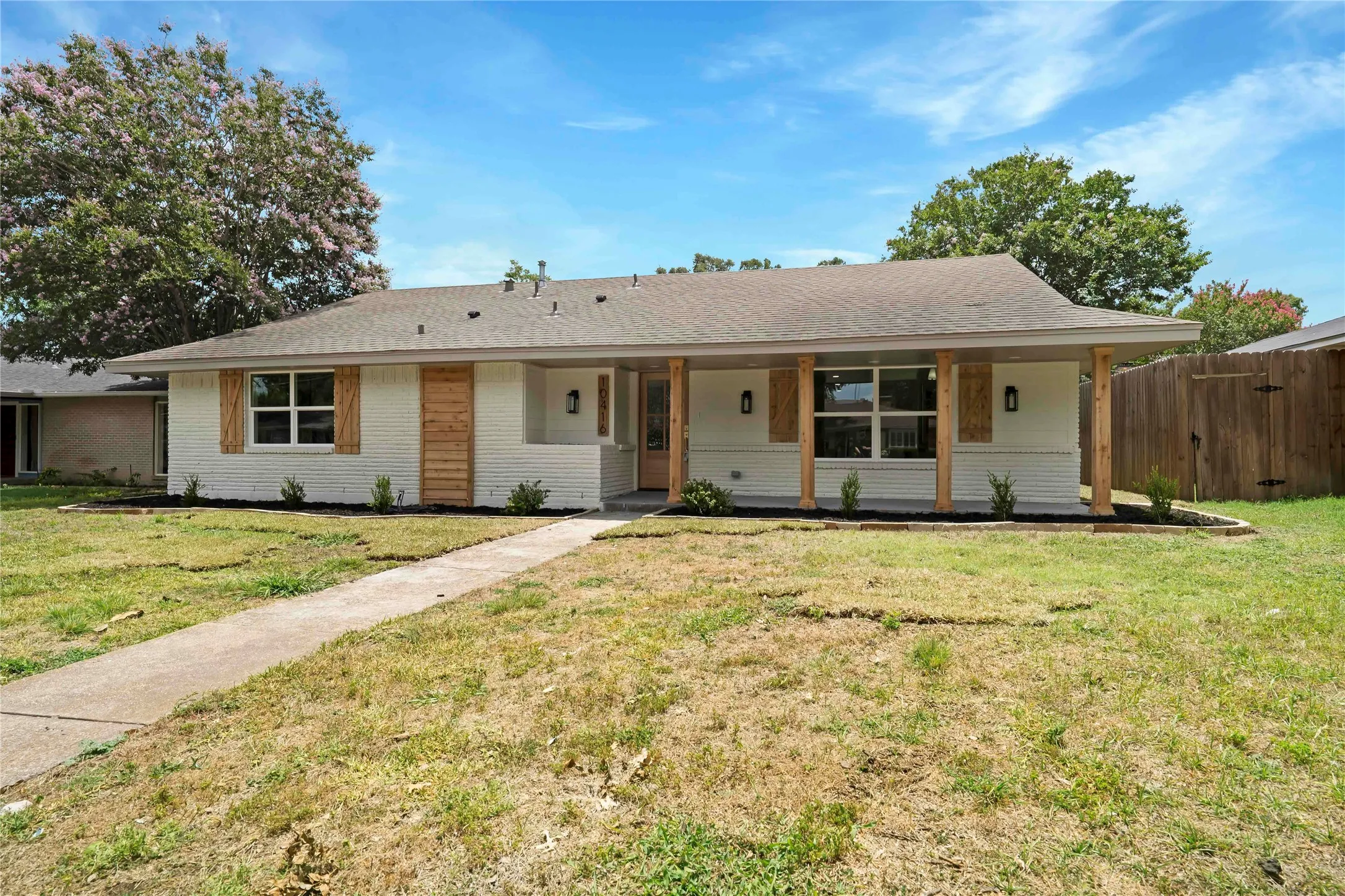 Single Family Residence For Rent in Dallas County , 10416 Church Road, Dallas, Texas 75238, 3 Bedroom, 2 Bathroom, 2 Garage spaces, 1,833 Sqft, built in 1965, mls#21318479, Real Estate Agent in Dallas, Homes For Rent in Dallas county, Homes For Rent in Dallas, Realtor in Dallas Texas, Real Estate Brokerage Independent Realty Texas, Luminita Cordes Realtor
