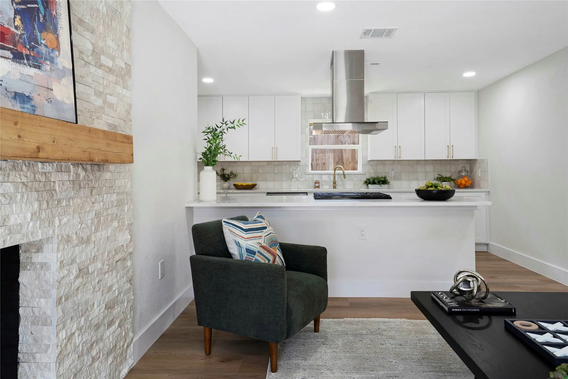 Single Family Residence For Rent in Dallas County , 10416 Church Road, Dallas, Texas 75238, 3 Bedroom, 2 Bathroom, 2 Garage spaces, 1,833 Sqft, built in 1965, mls#21318479, Real Estate Agent in Dallas, Homes For Rent in Dallas county, Homes For Rent in Dallas, Realtor in Dallas Texas, Real Estate Brokerage Independent Realty Texas, Luminita Cordes Realtor