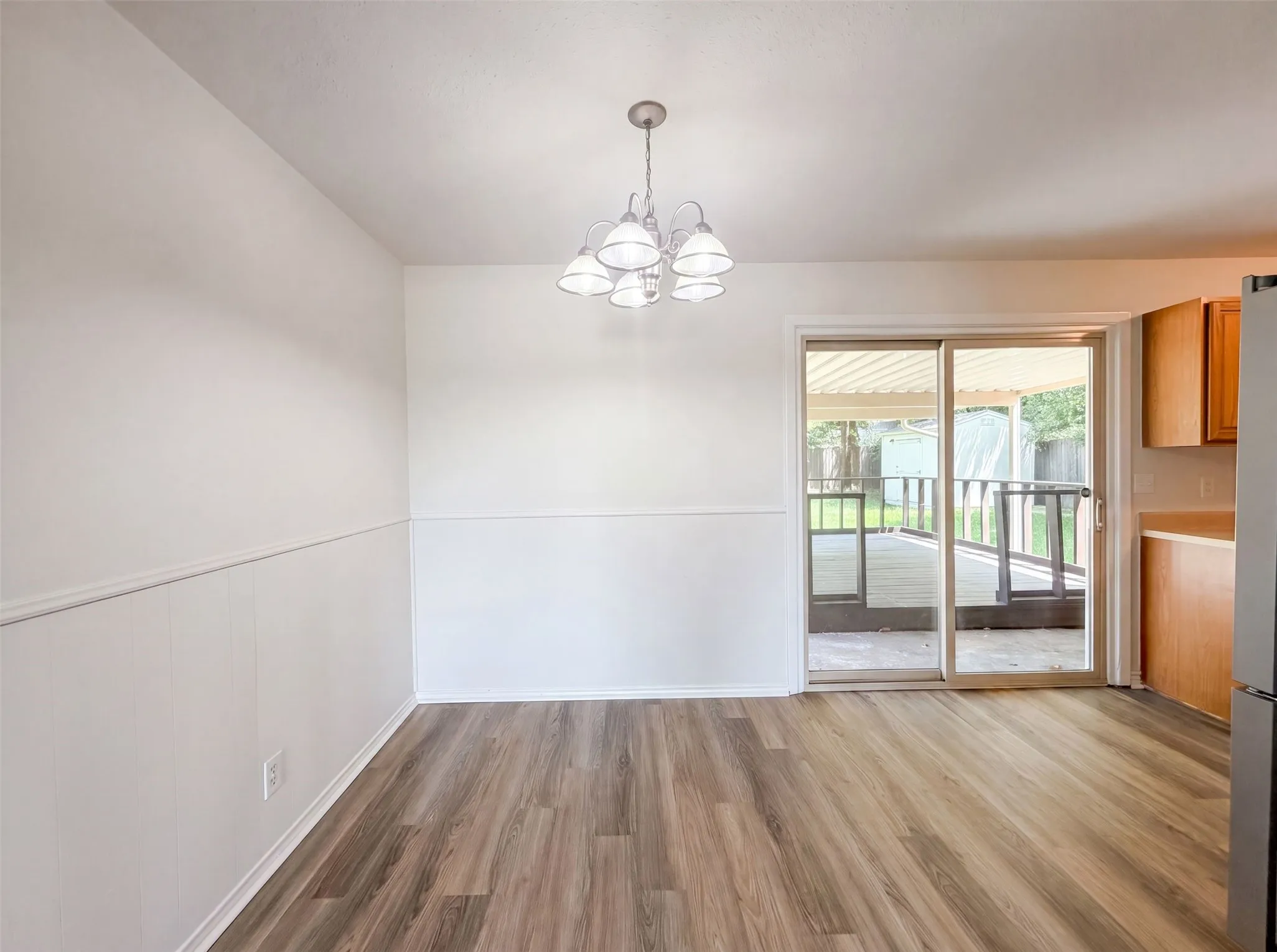 Single Family Residence For Sale in Grayson County , 2549 Steven Drive, Denison, Texas 75020, 3 Bedroom, 1 Bathroom, Garage spaces, 975 Sqft, built in 1962, mls#21322140, Real Estate Agent in Denison, Homes For Sale in Grayson county, Homes For Sale in Denison, Realtor in Denison Texas, Real Estate Brokerage Independent Realty Texas, Luminita Cordes Realtor
