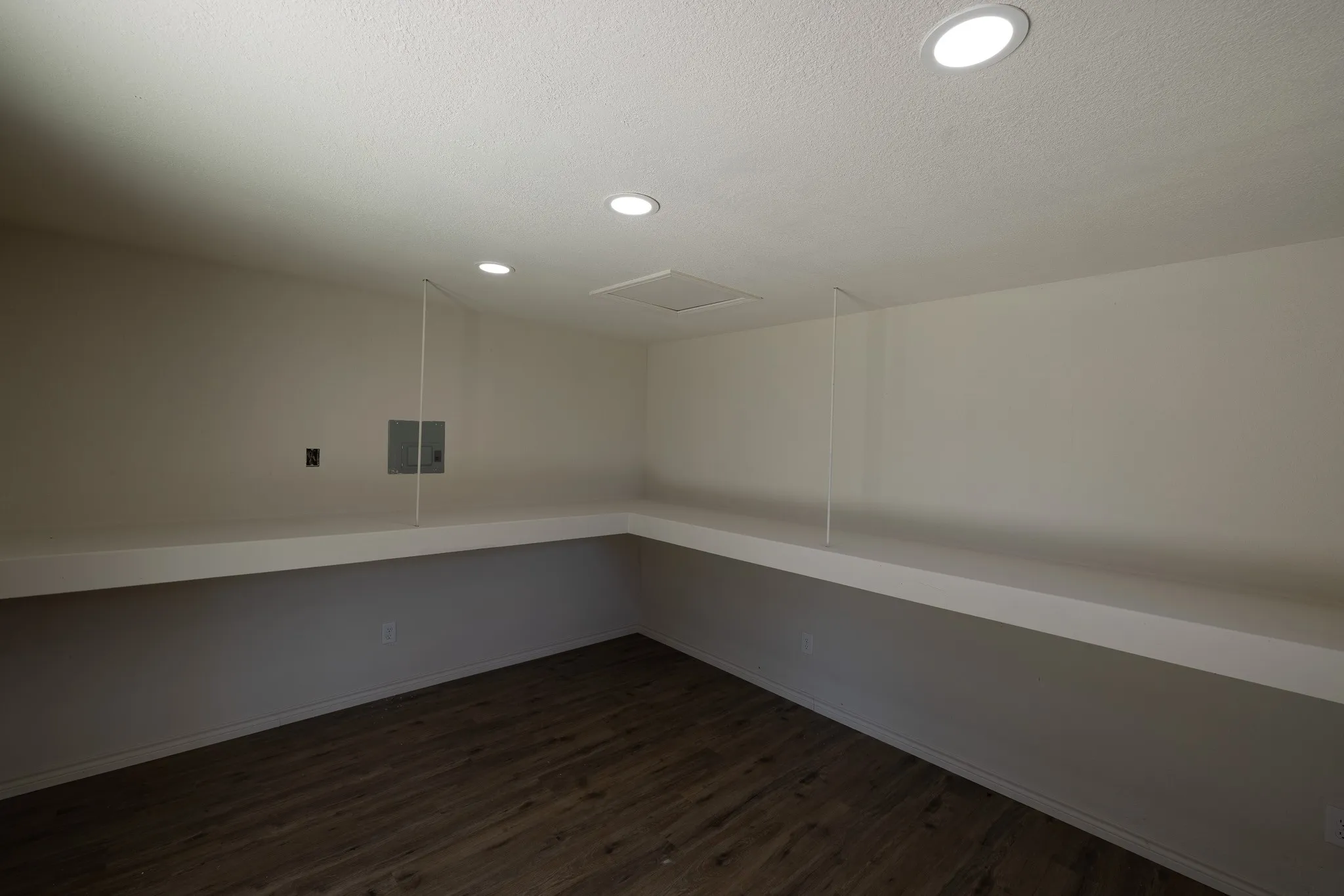 Single Family Residence For Sale in Hood County , 612 Aqua Vista Drive, Granbury, Texas 76049, 4 Bedroom, 2 Bathroom, 3 Garage spaces, 2,602 Sqft, built in 1984, mls#21322099, Real Estate Agent in Granbury, Homes For Sale in Hood county, Homes For Sale in Granbury, Realtor in Granbury Texas, Real Estate Brokerage Independent Realty Texas, Luminita Cordes Realtor