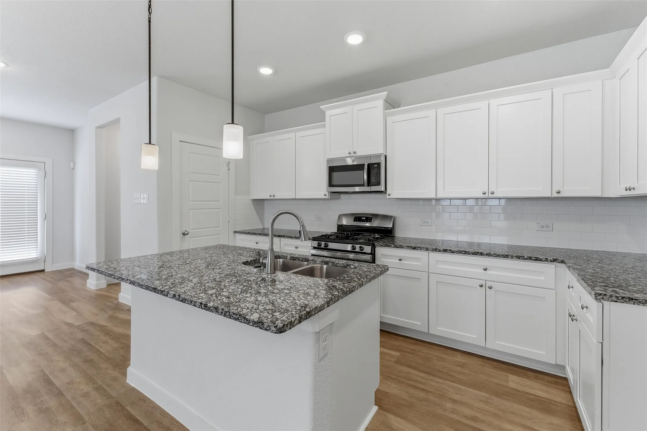 Single Family Residence For Rent in Grayson County , 305 Evans Drive, Van Alstyne, Texas 75495, 4 Bedrooms, 2 Bathrooms, 3 Garage spaces, 1,815 Sqft, built in 2020, Price $2,200, mls#21322142, Real Estate Agent in Van Alstyne, Homes For Rent in Grayson county, Homes For Rent in Van Alstyne, Realtor in Van Alstyne Texas, Real Estate Brokerage Independent Realty Texas, Luminita Cordes Realtor