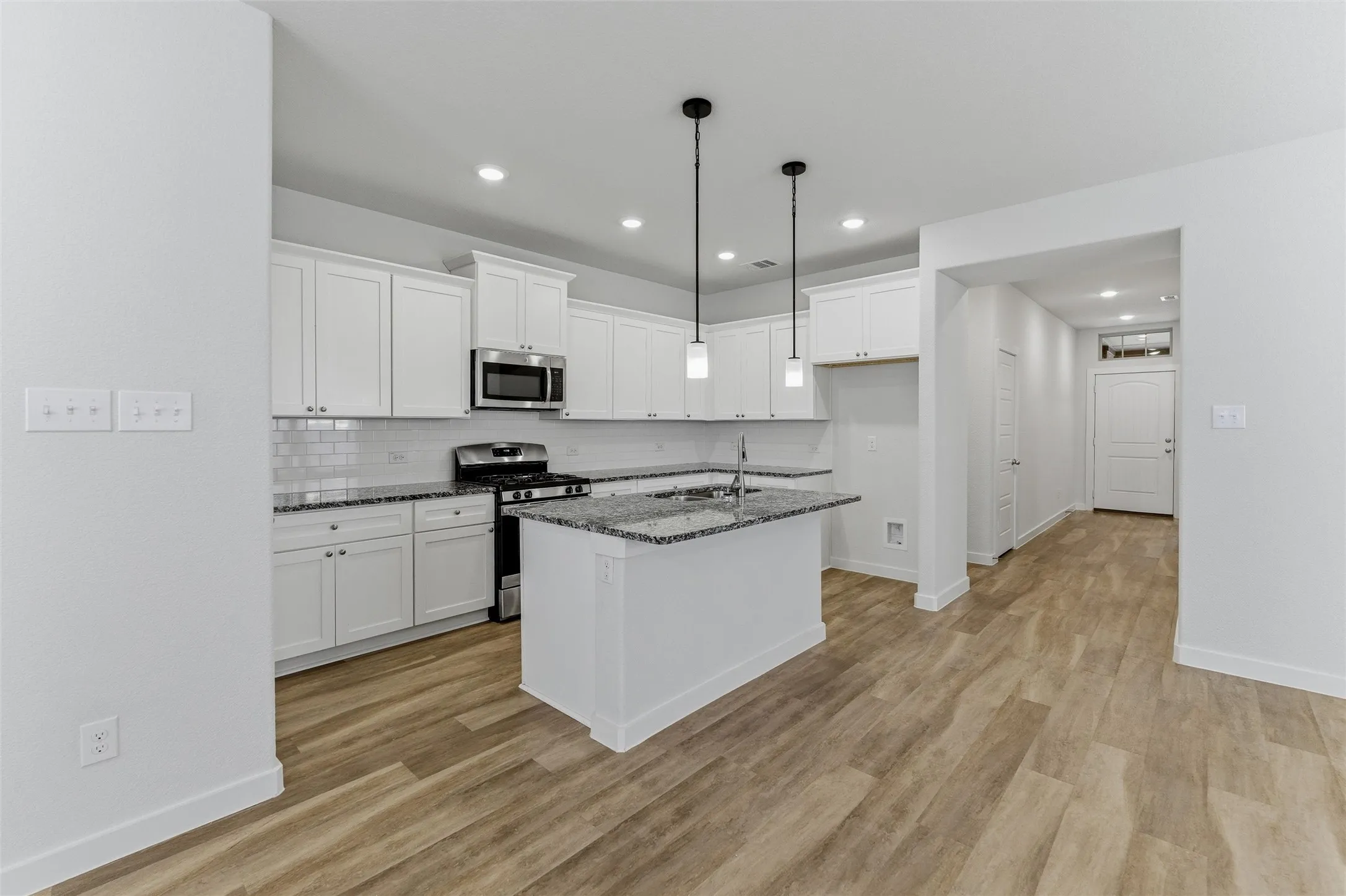 Single Family Residence For Rent in Grayson County , 305 Evans Drive, Van Alstyne, Texas 75495, 4 Bedrooms, 2 Bathrooms, 3 Garage spaces, 1,815 Sqft, built in 2020, Price $2,200, mls#21322142, Real Estate Agent in Van Alstyne, Homes For Rent in Grayson county, Homes For Rent in Van Alstyne, Realtor in Van Alstyne Texas, Real Estate Brokerage Independent Realty Texas, Luminita Cordes Realtor