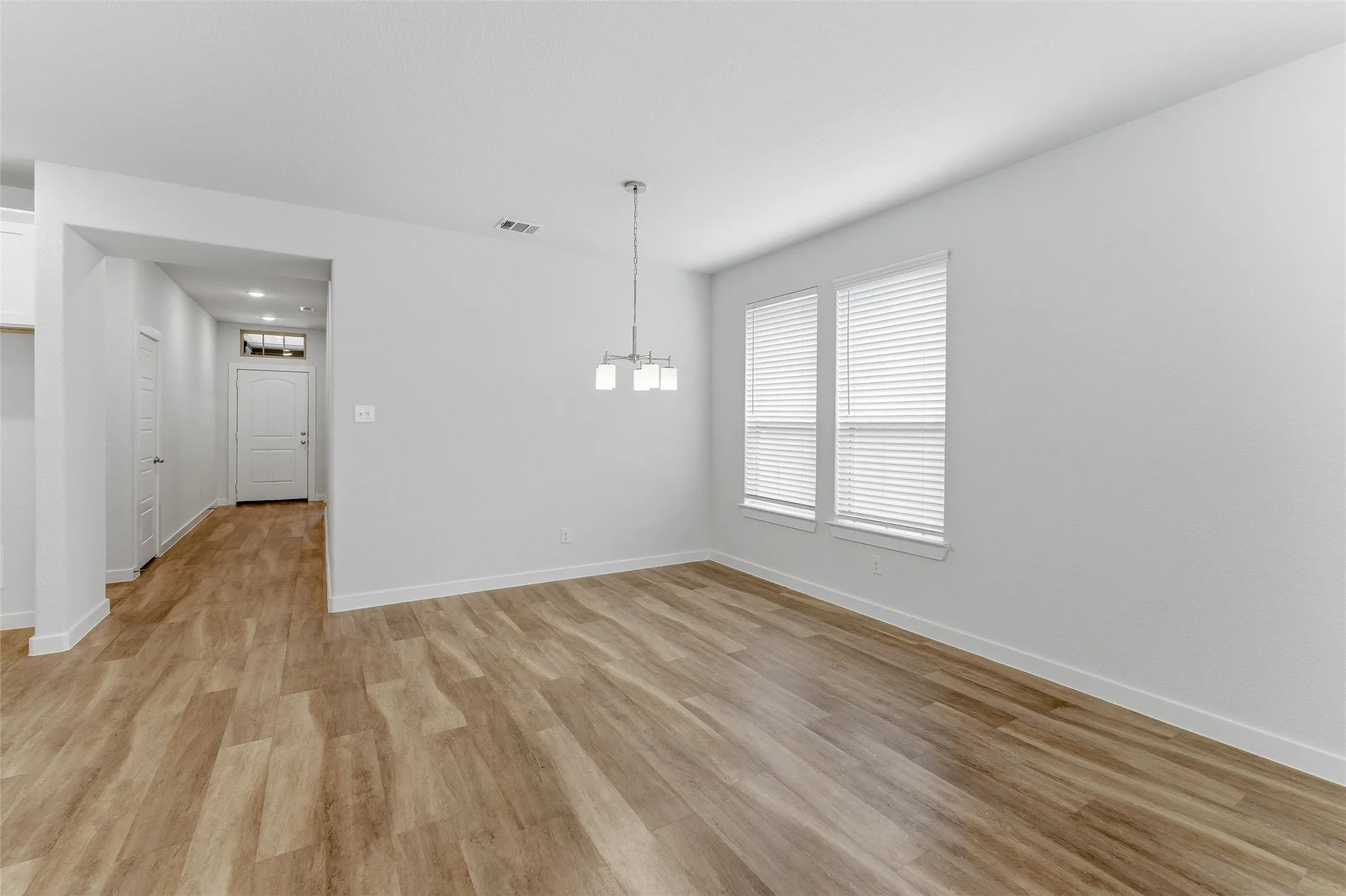 Single Family Residence For Rent in Grayson County , 305 Evans Drive, Van Alstyne, Texas 75495, 4 Bedrooms, 2 Bathrooms, 3 Garage spaces, 1,815 Sqft, built in 2020, Price $2,200, mls#21322142, Real Estate Agent in Van Alstyne, Homes For Rent in Grayson county, Homes For Rent in Van Alstyne, Realtor in Van Alstyne Texas, Real Estate Brokerage Independent Realty Texas, Luminita Cordes Realtor