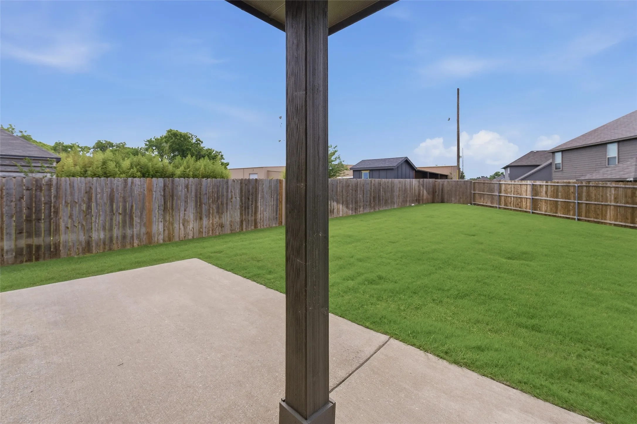 Single Family Residence For Rent in Grayson County , 305 Evans Drive, Van Alstyne, Texas 75495, 4 Bedrooms, 2 Bathrooms, 3 Garage spaces, 1,815 Sqft, built in 2020, Price $2,200, mls#21322142, Real Estate Agent in Van Alstyne, Homes For Rent in Grayson county, Homes For Rent in Van Alstyne, Realtor in Van Alstyne Texas, Real Estate Brokerage Independent Realty Texas, Luminita Cordes Realtor