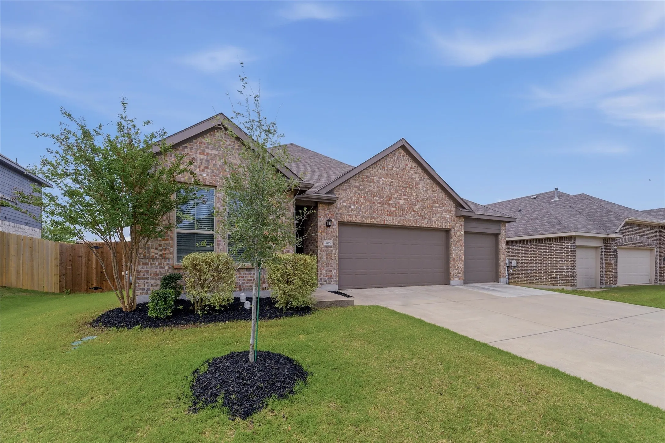Single Family Residence For Rent in Grayson County , 305 Evans Drive, Van Alstyne, Texas 75495, 4 Bedrooms, 2 Bathrooms, 3 Garage spaces, 1,815 Sqft, built in 2020, Price $2,200, mls#21322142, Real Estate Agent in Van Alstyne, Homes For Rent in Grayson county, Homes For Rent in Van Alstyne, Realtor in Van Alstyne Texas, Real Estate Brokerage Independent Realty Texas, Luminita Cordes Realtor