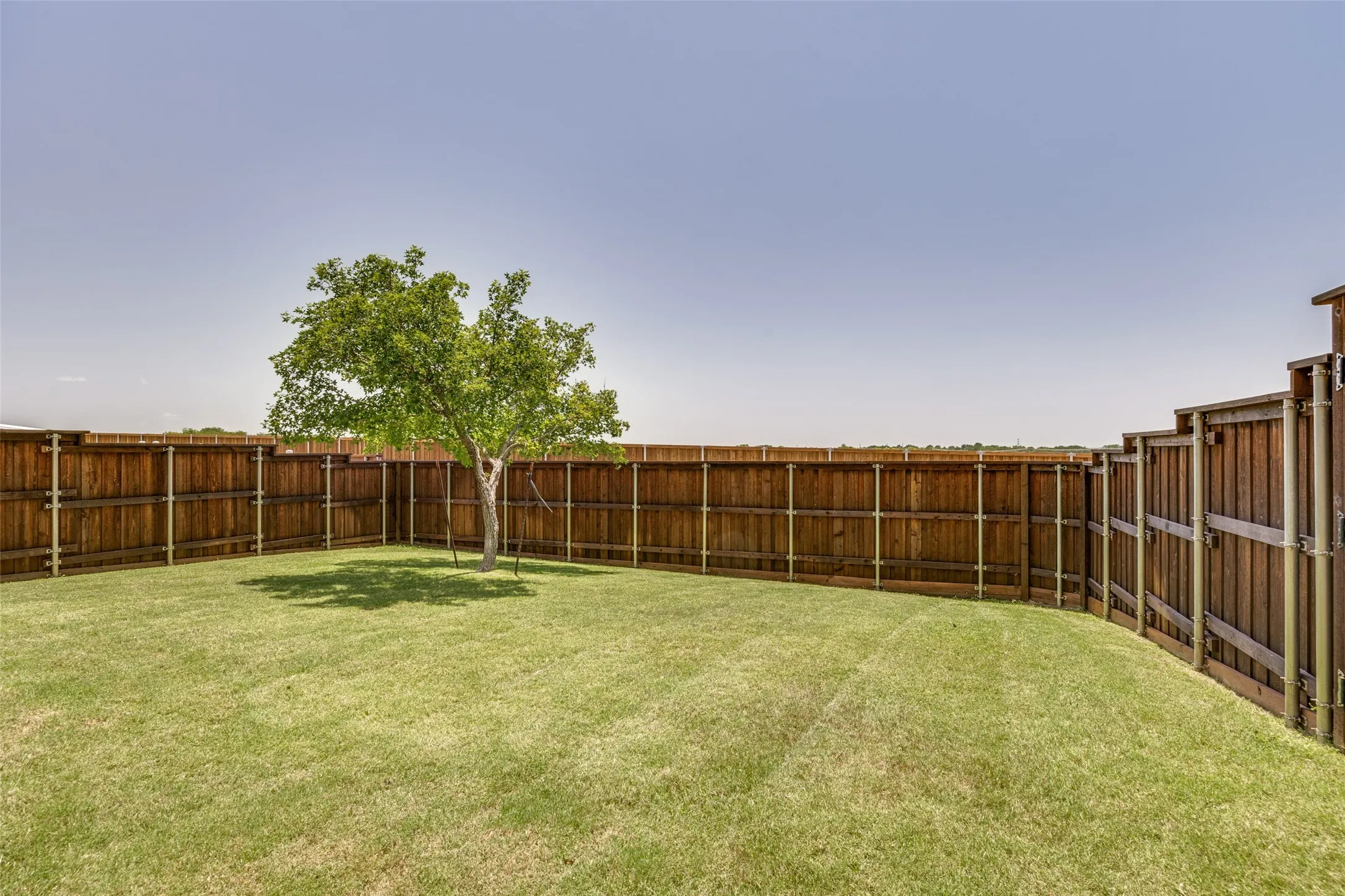 Single Family Residence For Sale in Collin County , 1724 Teakwood Drive, Wylie, Texas 75098, 5 Bedroom, 4 Bathroom, 2 Garage spaces, 4,513 Sqft, built in 2007, mls#21322014, Real Estate Agent in Wylie, Homes For Sale in Collin county, Homes For Sale in Wylie, Realtor in Wylie Texas, Real Estate Brokerage Independent Realty Texas, Luminita Cordes Realtor