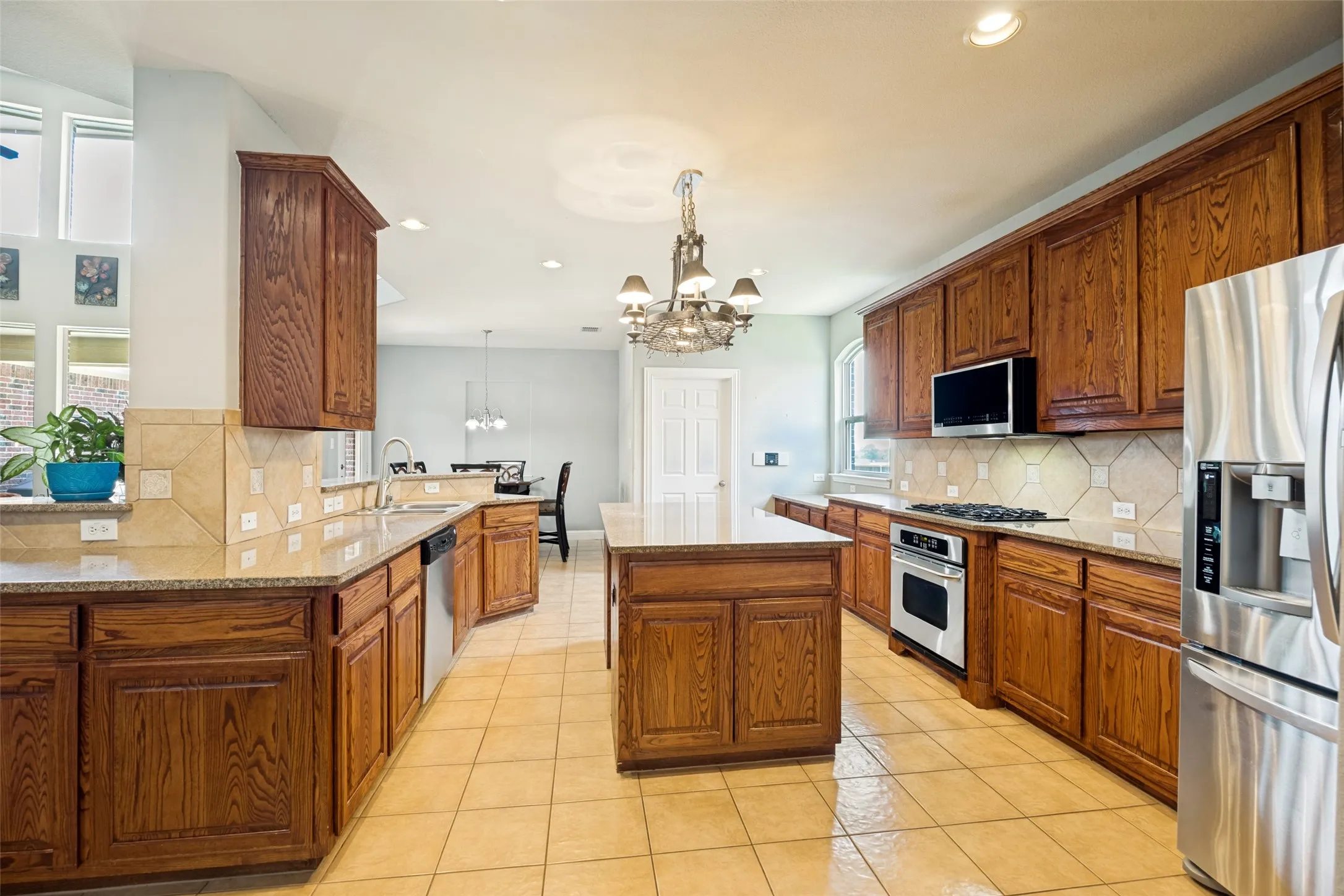 Single Family Residence For Sale in Collin County , 1724 Teakwood Drive, Wylie, Texas 75098, 5 Bedroom, 4 Bathroom, 2 Garage spaces, 4,513 Sqft, built in 2007, mls#21322014, Real Estate Agent in Wylie, Homes For Sale in Collin county, Homes For Sale in Wylie, Realtor in Wylie Texas, Real Estate Brokerage Independent Realty Texas, Luminita Cordes Realtor