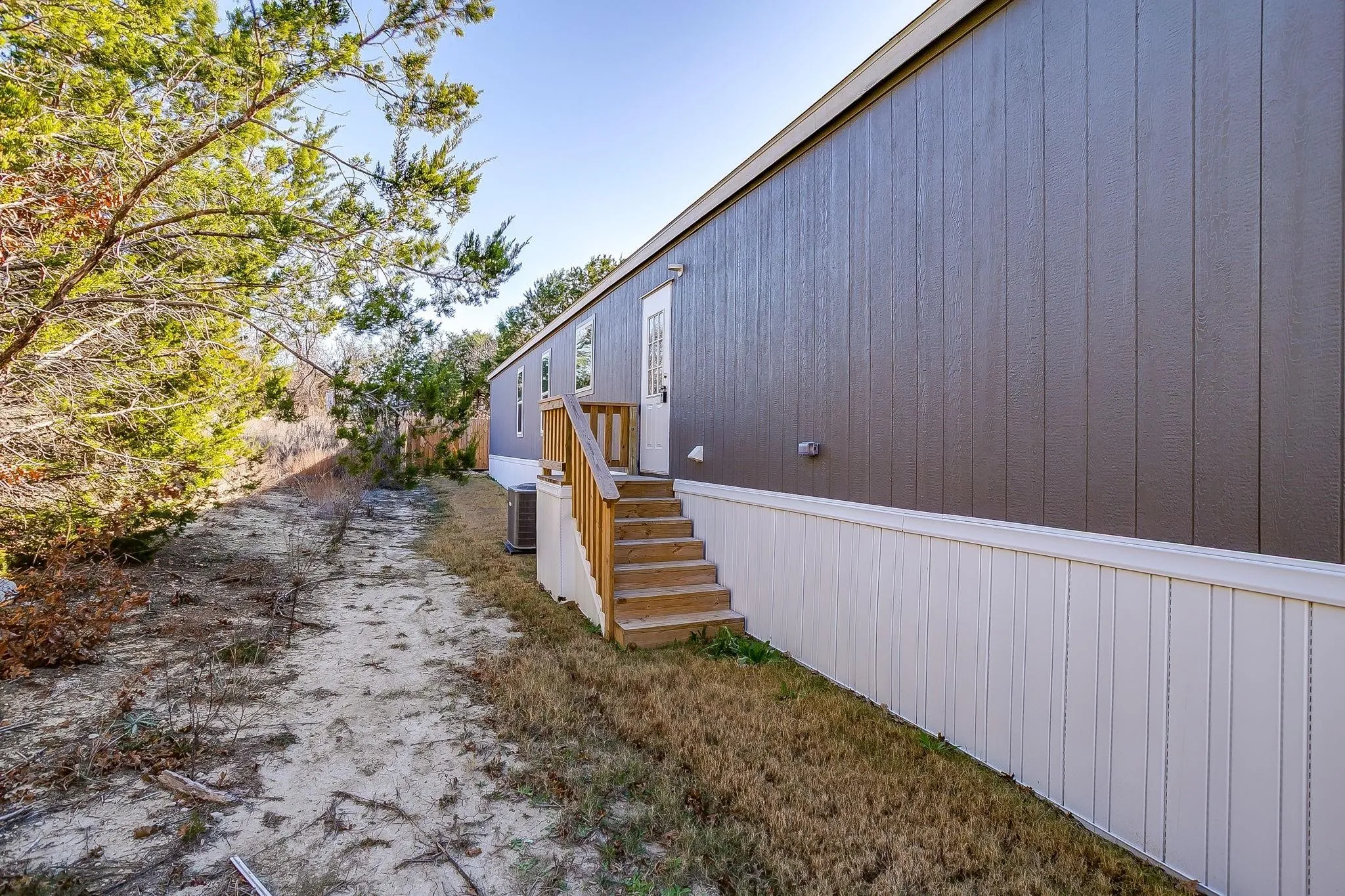 Mobile Home For Sale in Hood County , 6303 N Oklahoma Trail, Granbury, Texas 76048, 3 Bedroom, 2 Bathroom, Garage spaces, 1,153 Sqft, built in 2024, mls#21318801, Real Estate Agent in Granbury, Homes For Sale in Hood county, Homes For Sale in Granbury, Realtor in Granbury Texas, Real Estate Brokerage Independent Realty Texas, Luminita Cordes Realtor