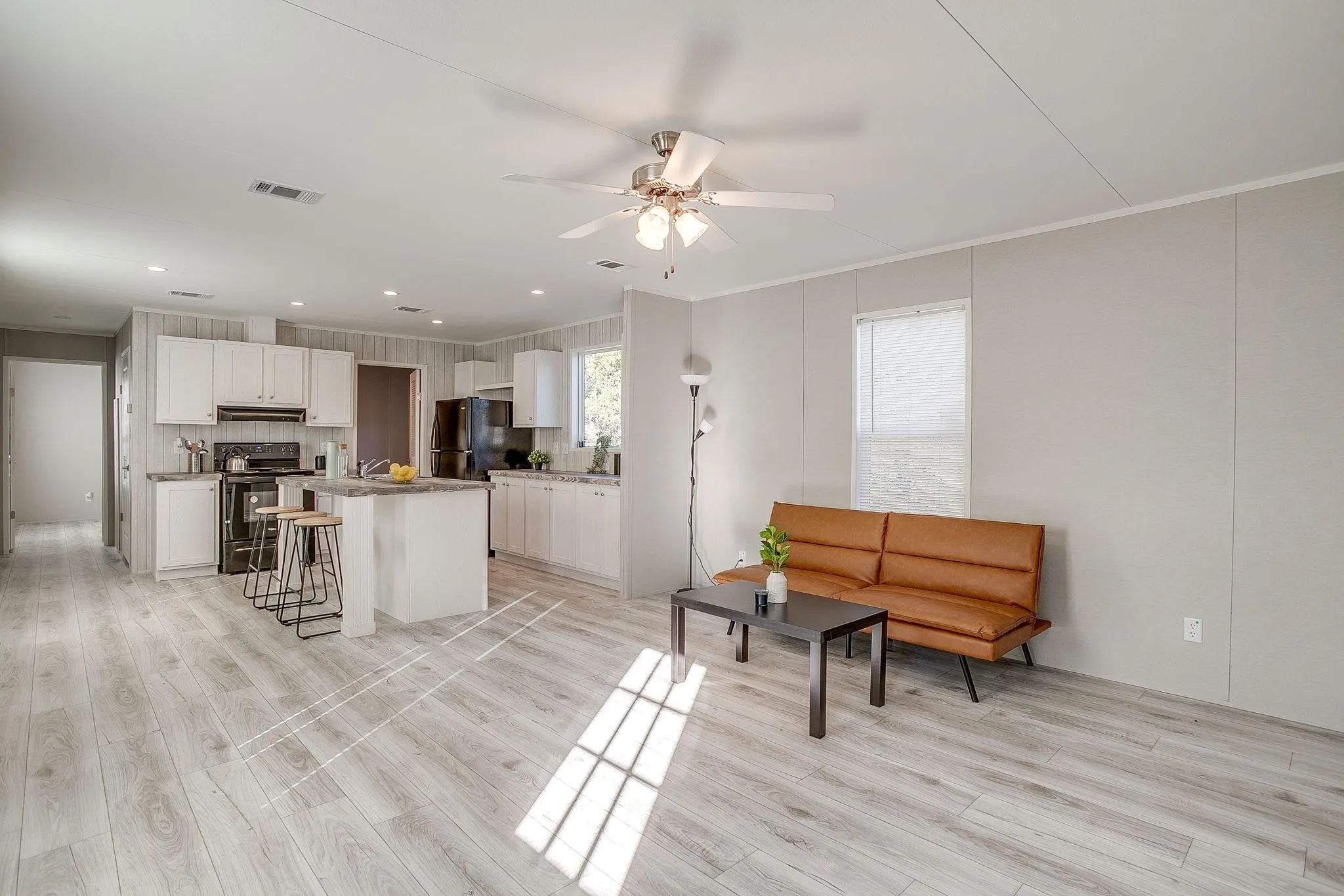 Mobile Home For Sale in Hood County , 6303 N Oklahoma Trail, Granbury, Texas 76048, 3 Bedroom, 2 Bathroom, Garage spaces, 1,153 Sqft, built in 2024, mls#21318801, Real Estate Agent in Granbury, Homes For Sale in Hood county, Homes For Sale in Granbury, Realtor in Granbury Texas, Real Estate Brokerage Independent Realty Texas, Luminita Cordes Realtor