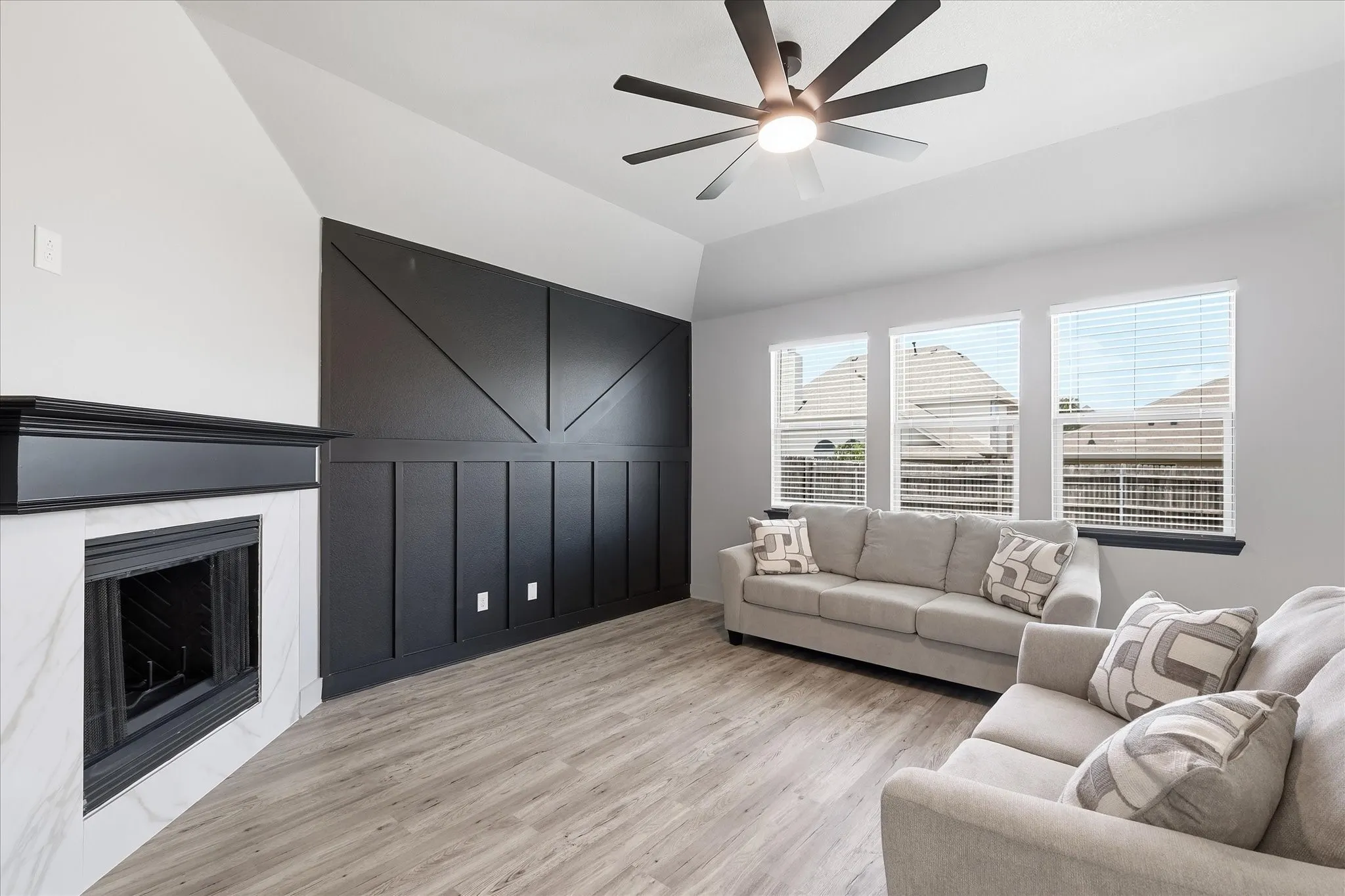 Single Family Residence For Sale in Tarrant County , 4216 Bridgestone Drive, Fort Worth, Texas 76123, 5 Bedroom, 3 Bathroom, 2 Garage spaces, 2,917 Sqft, built in 2012, mls#21270071, Real Estate Agent in Fort Worth, Homes For Sale in Tarrant county, Homes For Sale in Fort Worth, Realtor in Fort Worth Texas, Real Estate Brokerage Independent Realty Texas, Luminita Cordes Realtor