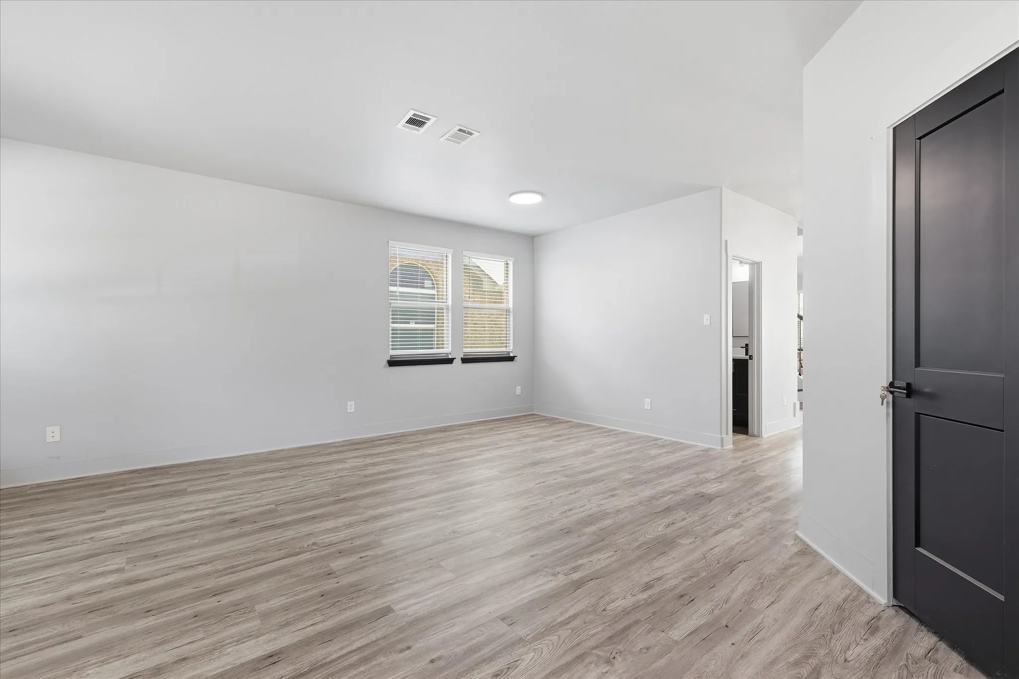 Single Family Residence For Sale in Tarrant County , 4216 Bridgestone Drive, Fort Worth, Texas 76123, 5 Bedroom, 3 Bathroom, 2 Garage spaces, 2,917 Sqft, built in 2012, mls#21270071, Real Estate Agent in Fort Worth, Homes For Sale in Tarrant county, Homes For Sale in Fort Worth, Realtor in Fort Worth Texas, Real Estate Brokerage Independent Realty Texas, Luminita Cordes Realtor