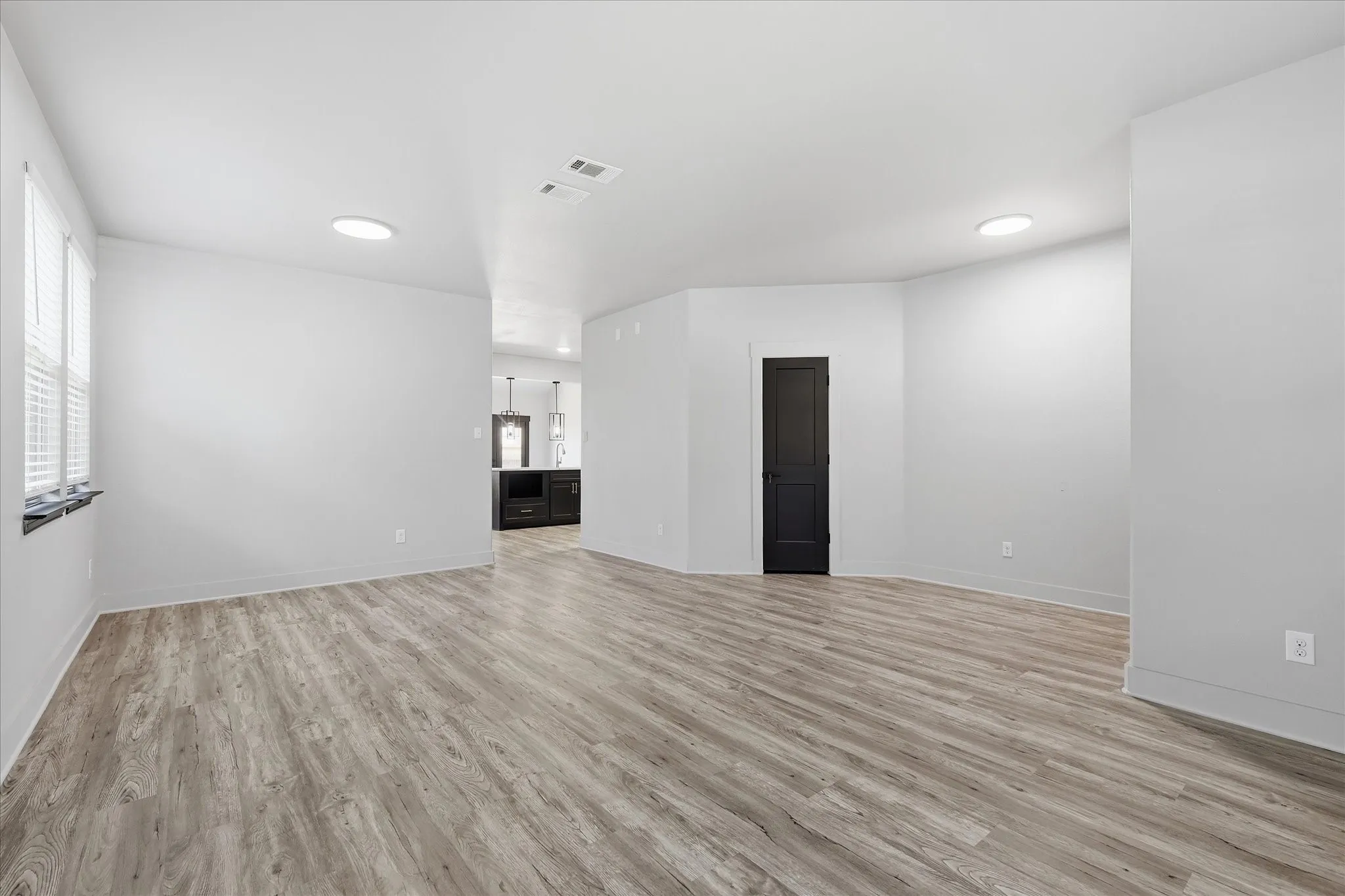 Single Family Residence For Sale in Tarrant County , 4216 Bridgestone Drive, Fort Worth, Texas 76123, 5 Bedroom, 3 Bathroom, 2 Garage spaces, 2,917 Sqft, built in 2012, mls#21270071, Real Estate Agent in Fort Worth, Homes For Sale in Tarrant county, Homes For Sale in Fort Worth, Realtor in Fort Worth Texas, Real Estate Brokerage Independent Realty Texas, Luminita Cordes Realtor