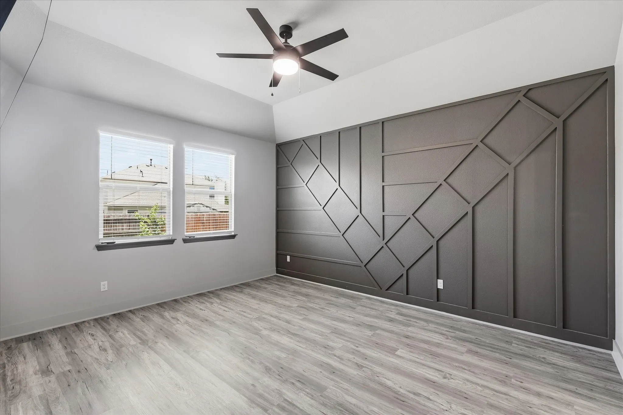 Single Family Residence For Sale in Tarrant County , 4216 Bridgestone Drive, Fort Worth, Texas 76123, 5 Bedroom, 3 Bathroom, 2 Garage spaces, 2,917 Sqft, built in 2012, mls#21270071, Real Estate Agent in Fort Worth, Homes For Sale in Tarrant county, Homes For Sale in Fort Worth, Realtor in Fort Worth Texas, Real Estate Brokerage Independent Realty Texas, Luminita Cordes Realtor