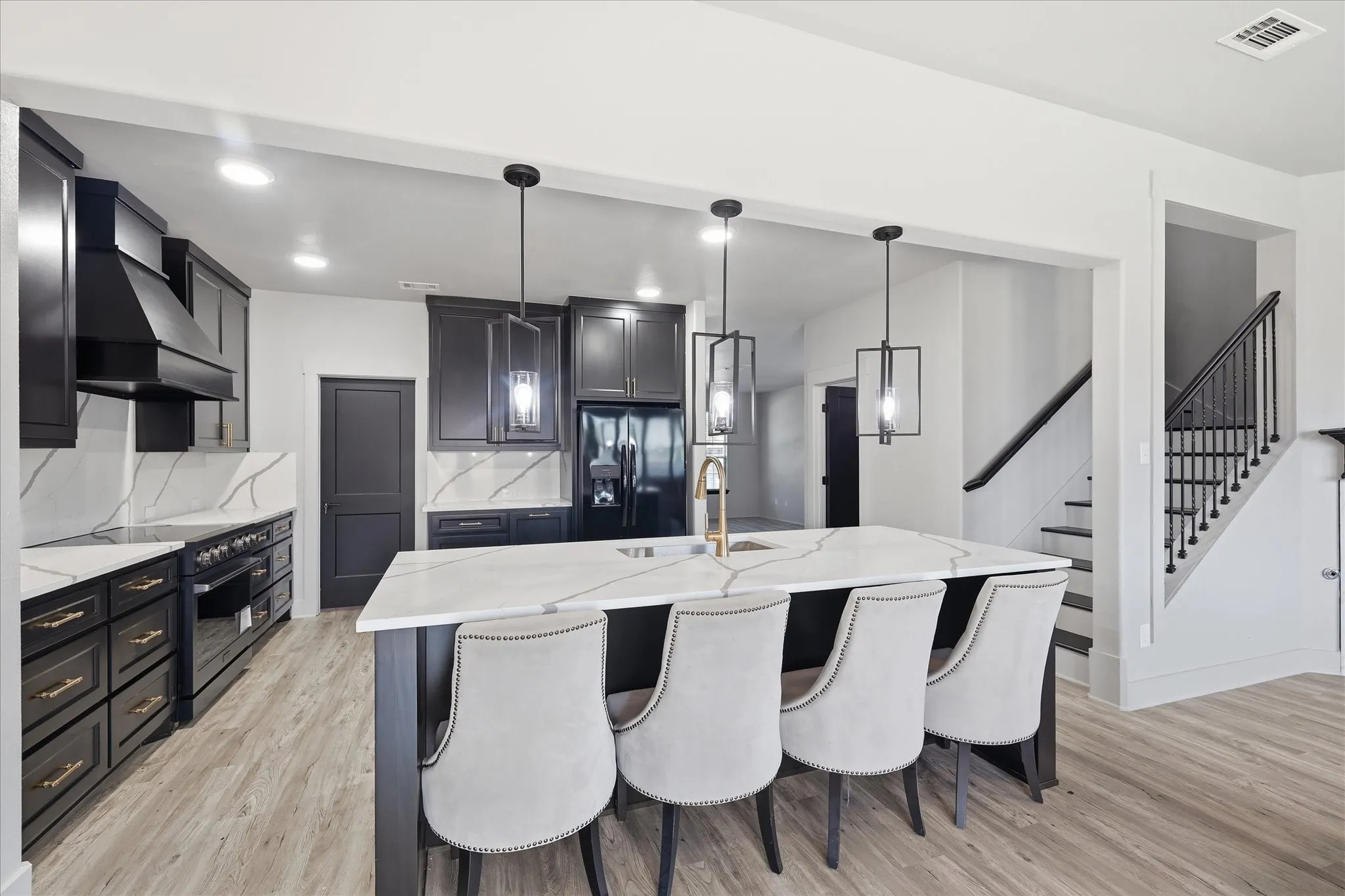 Single Family Residence For Sale in Tarrant County , 4216 Bridgestone Drive, Fort Worth, Texas 76123, 5 Bedroom, 3 Bathroom, 2 Garage spaces, 2,917 Sqft, built in 2012, mls#21270071, Real Estate Agent in Fort Worth, Homes For Sale in Tarrant county, Homes For Sale in Fort Worth, Realtor in Fort Worth Texas, Real Estate Brokerage Independent Realty Texas, Luminita Cordes Realtor