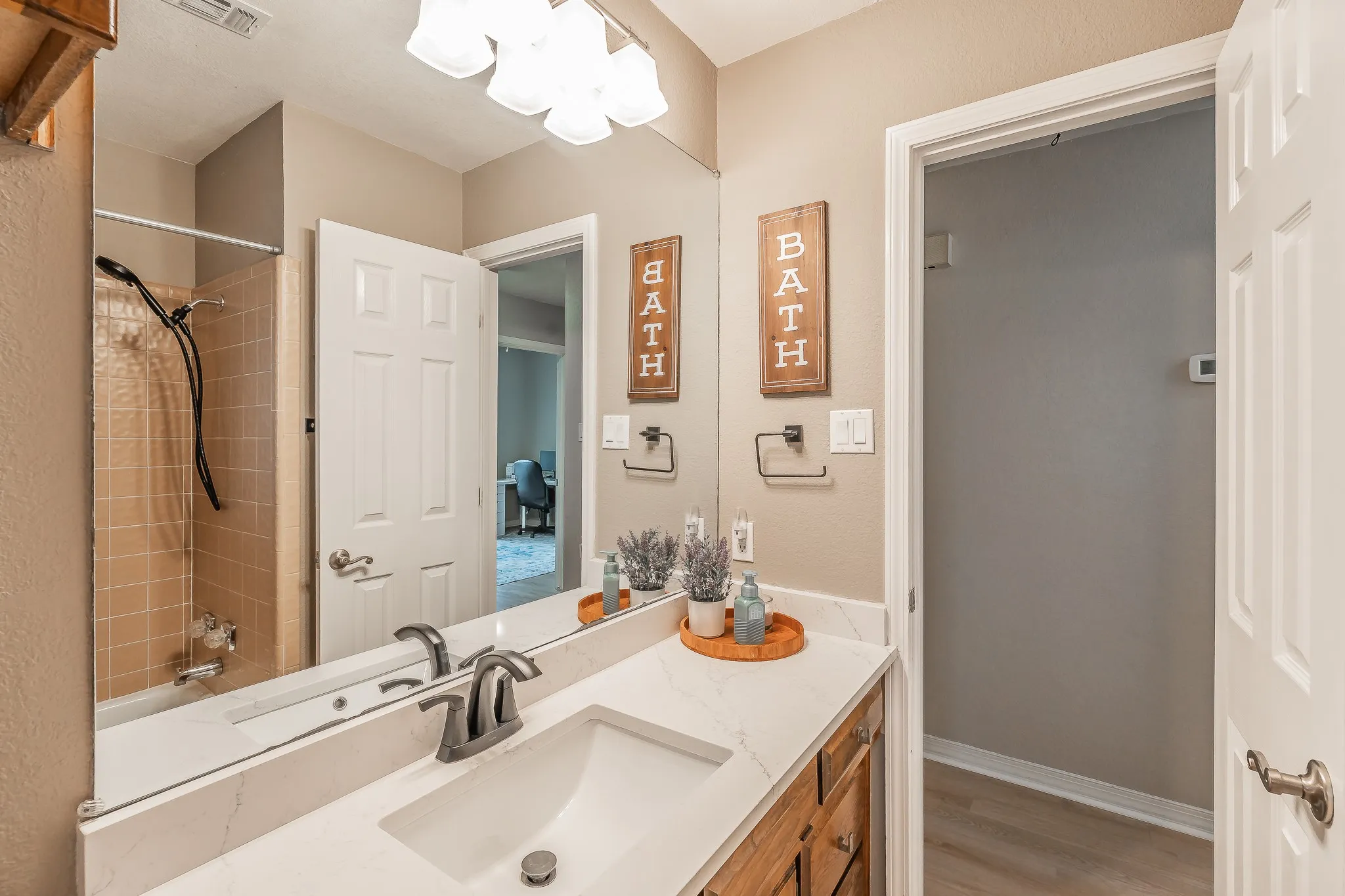 Single Family Residence For Sale in Tarrant County , 3416 Ainsworth Court, Arlington, Texas 76016, 4 Bedroom, 2 Bathroom, 2 Garage spaces, 2,019 Sqft, built in 1981, Price $400,000, mls#21321695, Real Estate Agent in Arlington, Homes For Sale in Tarrant county, Homes For Sale in Arlington, Realtor in Arlington Texas, Real Estate Brokerage Independent Realty Texas, Luminita Cordes Realtor