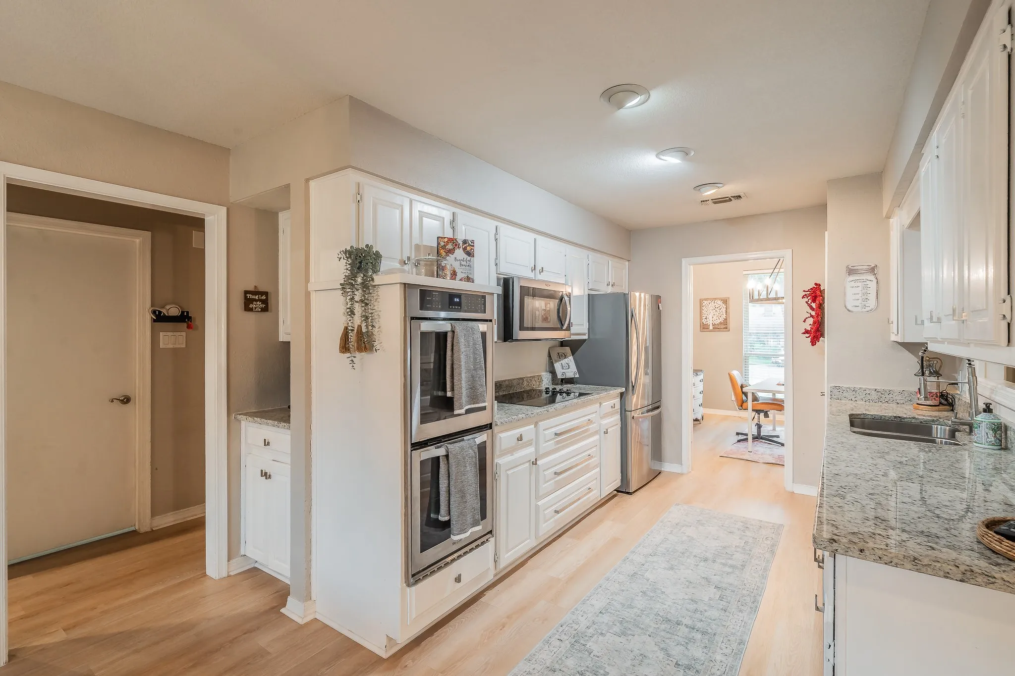 Single Family Residence For Sale in Tarrant County , 3416 Ainsworth Court, Arlington, Texas 76016, 4 Bedroom, 2 Bathroom, 2 Garage spaces, 2,019 Sqft, built in 1981, Price $400,000, mls#21321695, Real Estate Agent in Arlington, Homes For Sale in Tarrant county, Homes For Sale in Arlington, Realtor in Arlington Texas, Real Estate Brokerage Independent Realty Texas, Luminita Cordes Realtor