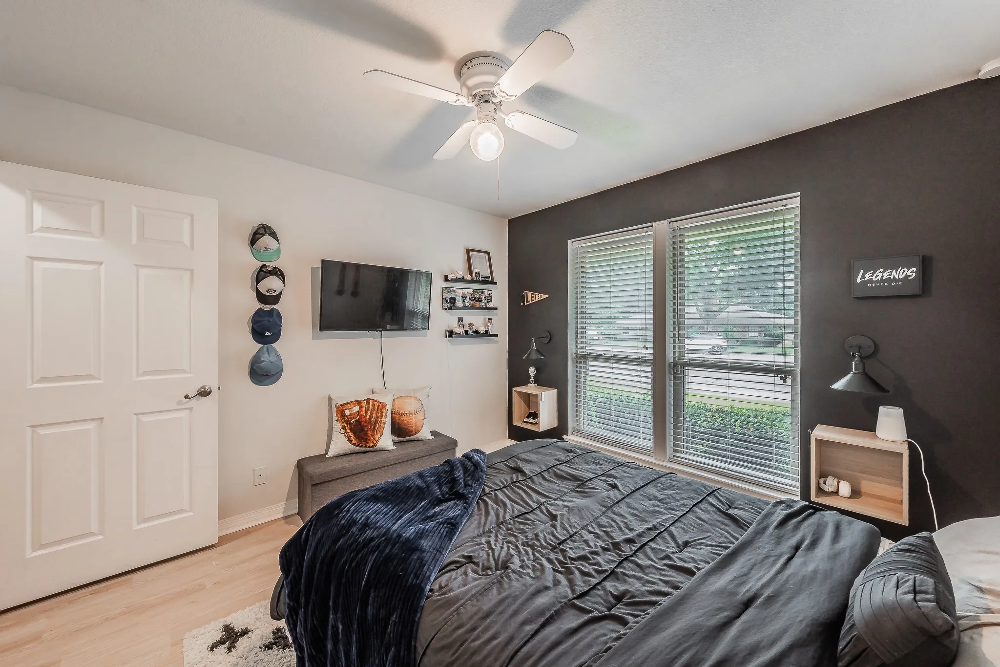 Single Family Residence For Sale in Tarrant County , 3416 Ainsworth Court, Arlington, Texas 76016, 4 Bedroom, 2 Bathroom, 2 Garage spaces, 2,019 Sqft, built in 1981, Price $400,000, mls#21321695, Real Estate Agent in Arlington, Homes For Sale in Tarrant county, Homes For Sale in Arlington, Realtor in Arlington Texas, Real Estate Brokerage Independent Realty Texas, Luminita Cordes Realtor