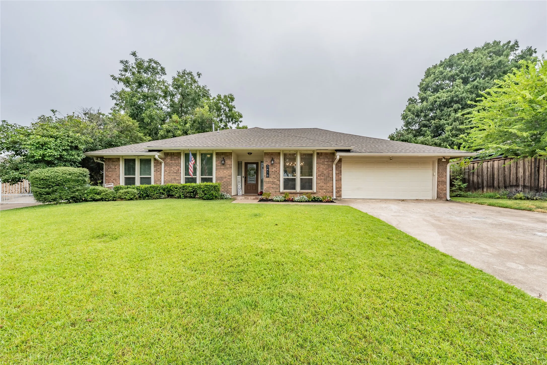 Single Family Residence For Sale in Tarrant County , 3416 Ainsworth Court, Arlington, Texas 76016, 4 Bedroom, 2 Bathroom, 2 Garage spaces, 2,019 Sqft, built in 1981, Price $400,000, mls#21321695, Real Estate Agent in Arlington, Homes For Sale in Tarrant county, Homes For Sale in Arlington, Realtor in Arlington Texas, Real Estate Brokerage Independent Realty Texas, Luminita Cordes Realtor