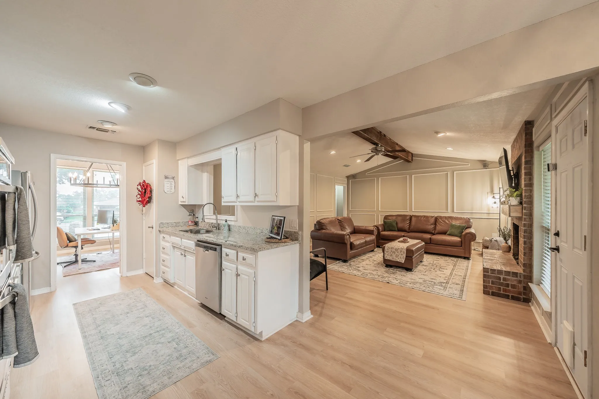 Single Family Residence For Sale in Tarrant County , 3416 Ainsworth Court, Arlington, Texas 76016, 4 Bedroom, 2 Bathroom, 2 Garage spaces, 2,019 Sqft, built in 1981, Price $400,000, mls#21321695, Real Estate Agent in Arlington, Homes For Sale in Tarrant county, Homes For Sale in Arlington, Realtor in Arlington Texas, Real Estate Brokerage Independent Realty Texas, Luminita Cordes Realtor