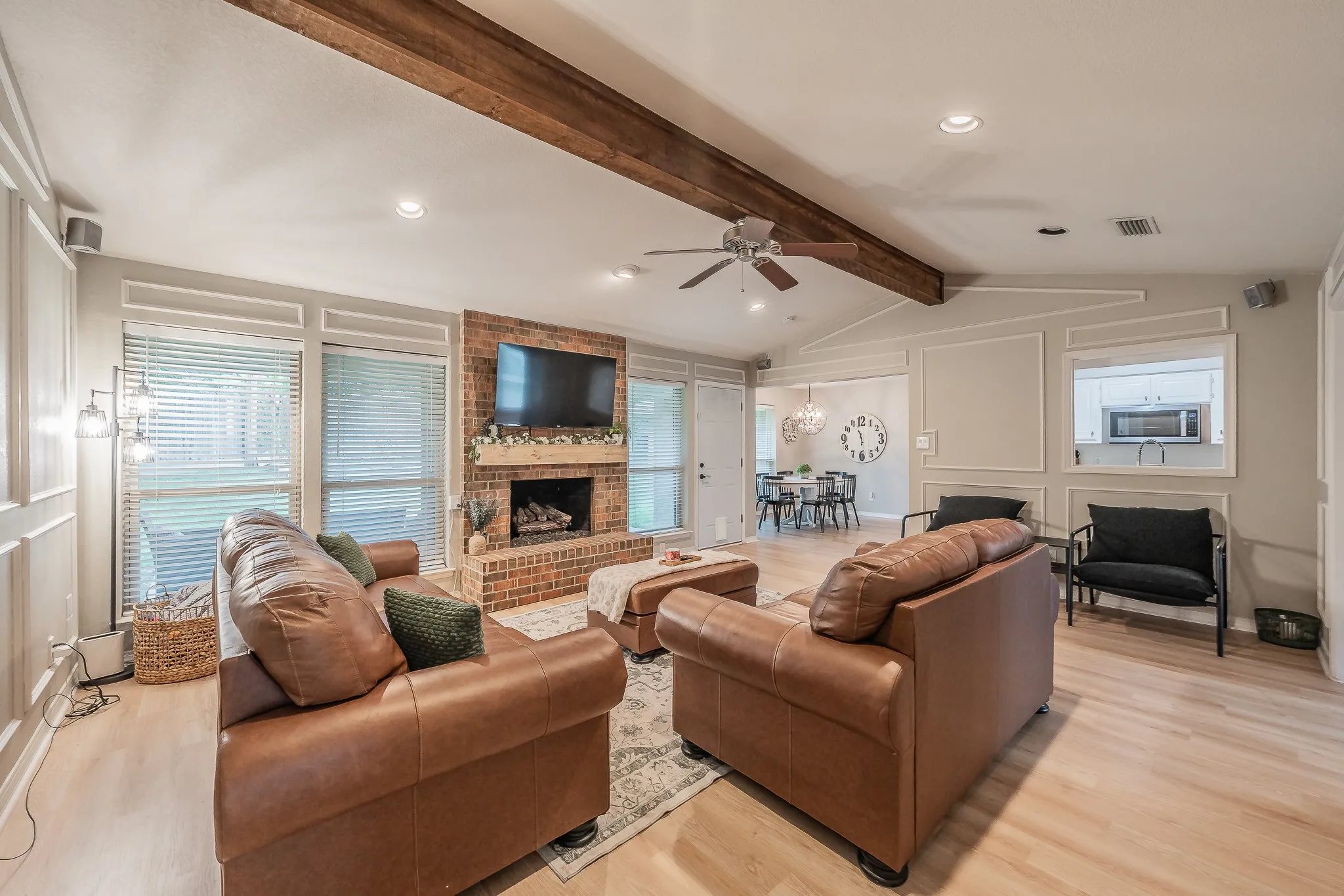 Single Family Residence For Sale in Tarrant County , 3416 Ainsworth Court, Arlington, Texas 76016, 4 Bedroom, 2 Bathroom, 2 Garage spaces, 2,019 Sqft, built in 1981, Price $400,000, mls#21321695, Real Estate Agent in Arlington, Homes For Sale in Tarrant county, Homes For Sale in Arlington, Realtor in Arlington Texas, Real Estate Brokerage Independent Realty Texas, Luminita Cordes Realtor