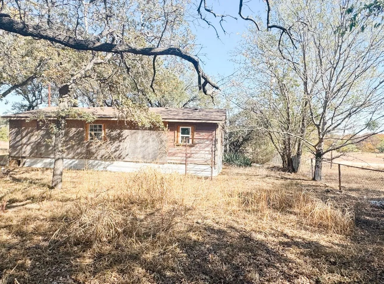 Single Family Residence For Sale in Brown County , 8073 County Road 604, Brownwood, Texas 76801, 3 Bedroom, 1 Bathroom, Garage spaces, 820 Sqft, built in 0, Price $75,000, mls#21321892, Real Estate Agent in Brownwood, Homes For Sale in Brown county, Homes For Sale in Brownwood, Realtor in Brownwood Texas, Real Estate Brokerage Independent Realty Texas, Luminita Cordes Realtor