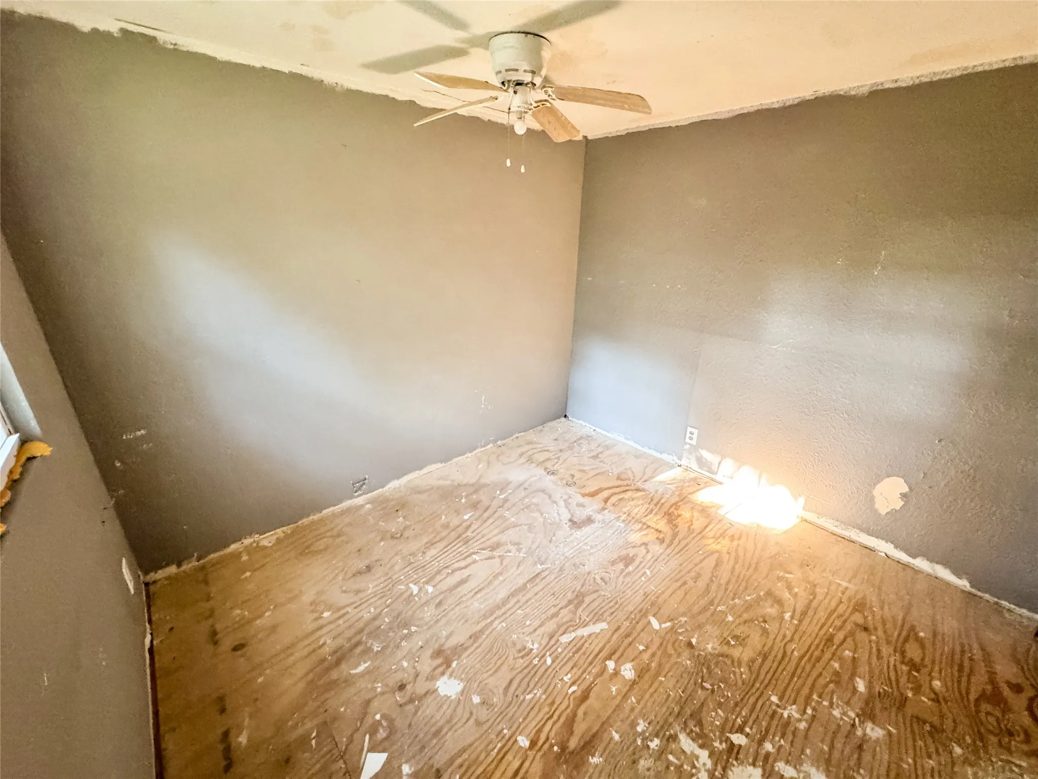 Single Family Residence For Sale in Brown County , 8073 County Road 604, Brownwood, Texas 76801, 3 Bedroom, 1 Bathroom, Garage spaces, 820 Sqft, built in 0, Price $75,000, mls#21321892, Real Estate Agent in Brownwood, Homes For Sale in Brown county, Homes For Sale in Brownwood, Realtor in Brownwood Texas, Real Estate Brokerage Independent Realty Texas, Luminita Cordes Realtor