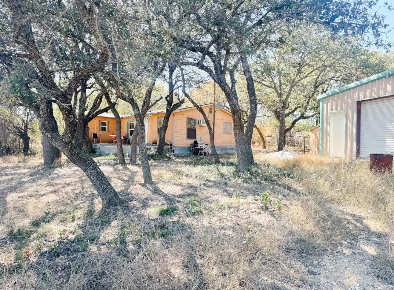 Single Family Residence For Sale in Brown County , 8073 County Road 604, Brownwood, Texas 76801, 3 Bedroom, 1 Bathroom, Garage spaces, 820 Sqft, built in 0, Price $75,000, mls#21321892, Real Estate Agent in Brownwood, Homes For Sale in Brown county, Homes For Sale in Brownwood, Realtor in Brownwood Texas, Real Estate Brokerage Independent Realty Texas, Luminita Cordes Realtor