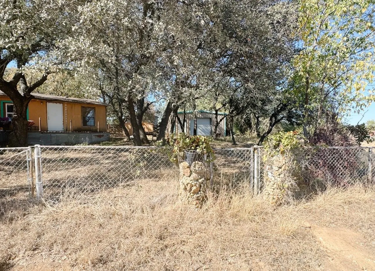 Single Family Residence For Sale in Brown County , 8073 County Road 604, Brownwood, Texas 76801, 3 Bedroom, 1 Bathroom, Garage spaces, 820 Sqft, built in 0, Price $75,000, mls#21321892, Real Estate Agent in Brownwood, Homes For Sale in Brown county, Homes For Sale in Brownwood, Realtor in Brownwood Texas, Real Estate Brokerage Independent Realty Texas, Luminita Cordes Realtor