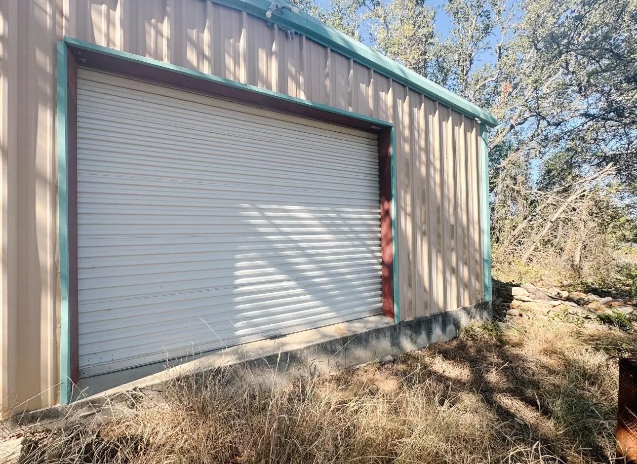 Single Family Residence For Sale in Brown County , 8073 County Road 604, Brownwood, Texas 76801, 3 Bedroom, 1 Bathroom, Garage spaces, 820 Sqft, built in 0, Price $75,000, mls#21321892, Real Estate Agent in Brownwood, Homes For Sale in Brown county, Homes For Sale in Brownwood, Realtor in Brownwood Texas, Real Estate Brokerage Independent Realty Texas, Luminita Cordes Realtor