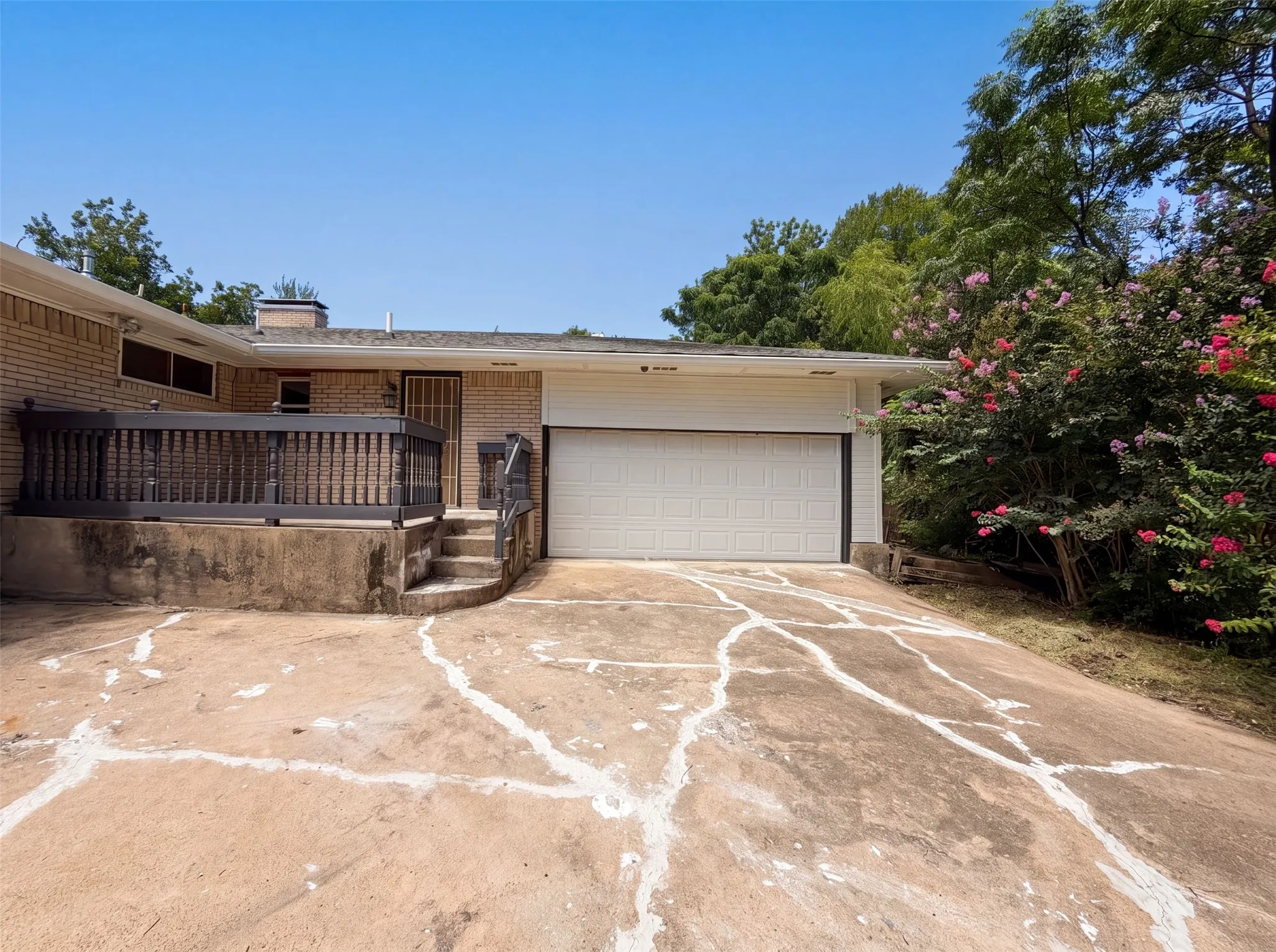 Single Family Residence For Sale in Dallas County , 3423 Willow Crest Lane, Dallas, Texas 75233, 4 Bedroom, 3 Bathroom, 2 Garage spaces, 2,689 Sqft, built in 1965, mls#21322147, Real Estate Agent in Dallas, Homes For Sale in Dallas county, Homes For Sale in Dallas, Realtor in Dallas Texas, Real Estate Brokerage Independent Realty Texas, Luminita Cordes Realtor