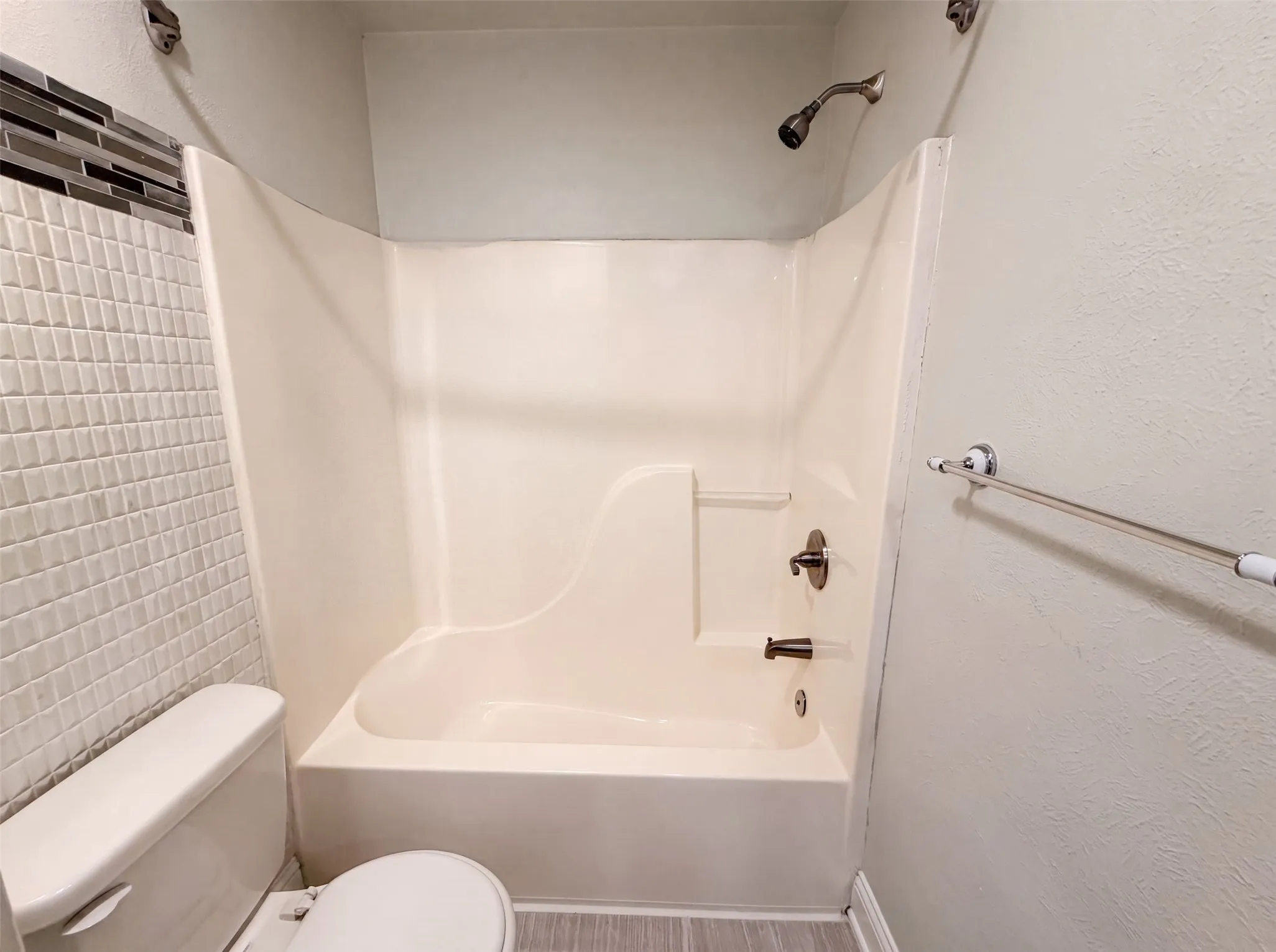 Single Family Residence For Sale in Dallas County , 3423 Willow Crest Lane, Dallas, Texas 75233, 4 Bedroom, 3 Bathroom, 2 Garage spaces, 2,689 Sqft, built in 1965, mls#21322147, Real Estate Agent in Dallas, Homes For Sale in Dallas county, Homes For Sale in Dallas, Realtor in Dallas Texas, Real Estate Brokerage Independent Realty Texas, Luminita Cordes Realtor